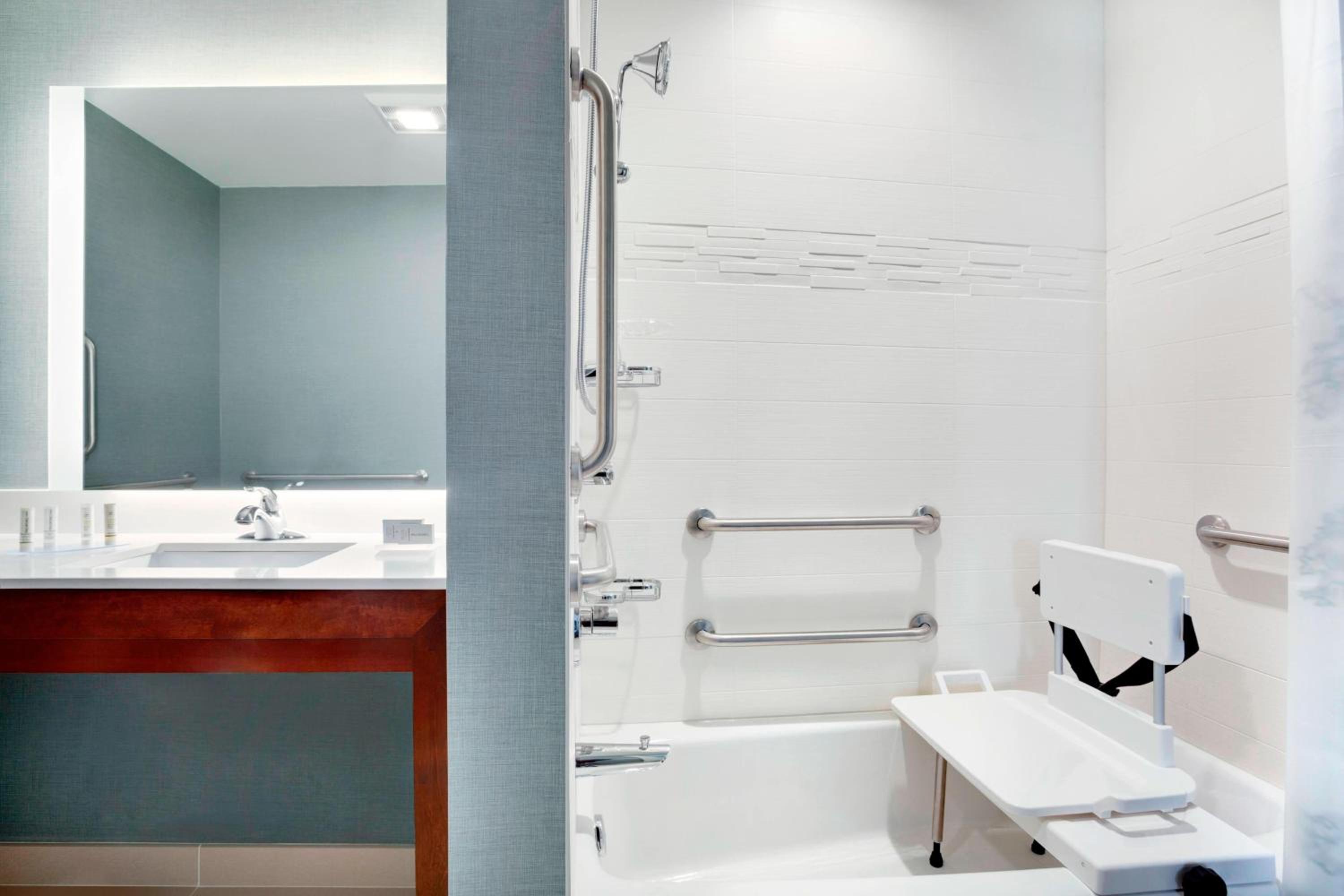 Kingston Vacations - Residence Inn by Marriott Kingston - Property Image 8
