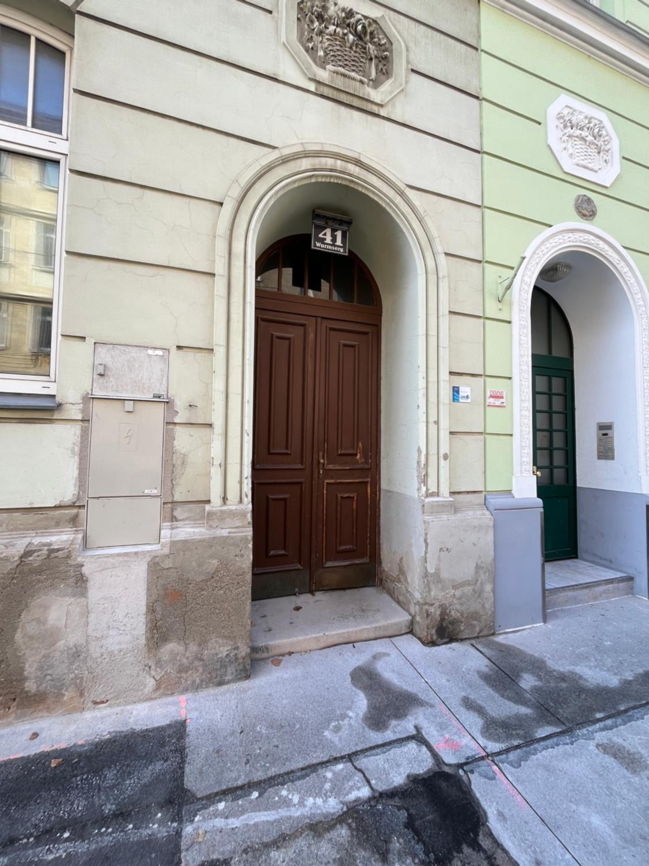 Cozy Two-Bedroom Apartment near Metro - Self Check-in