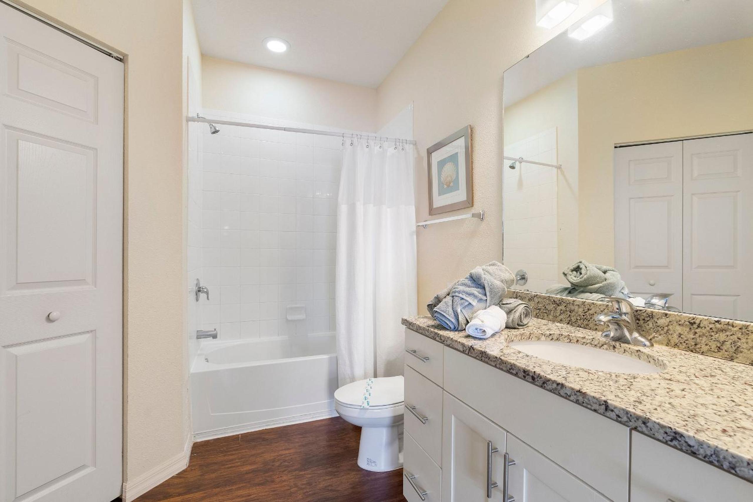 4BR Lucaya Village Home, Sleeps 10 view 2