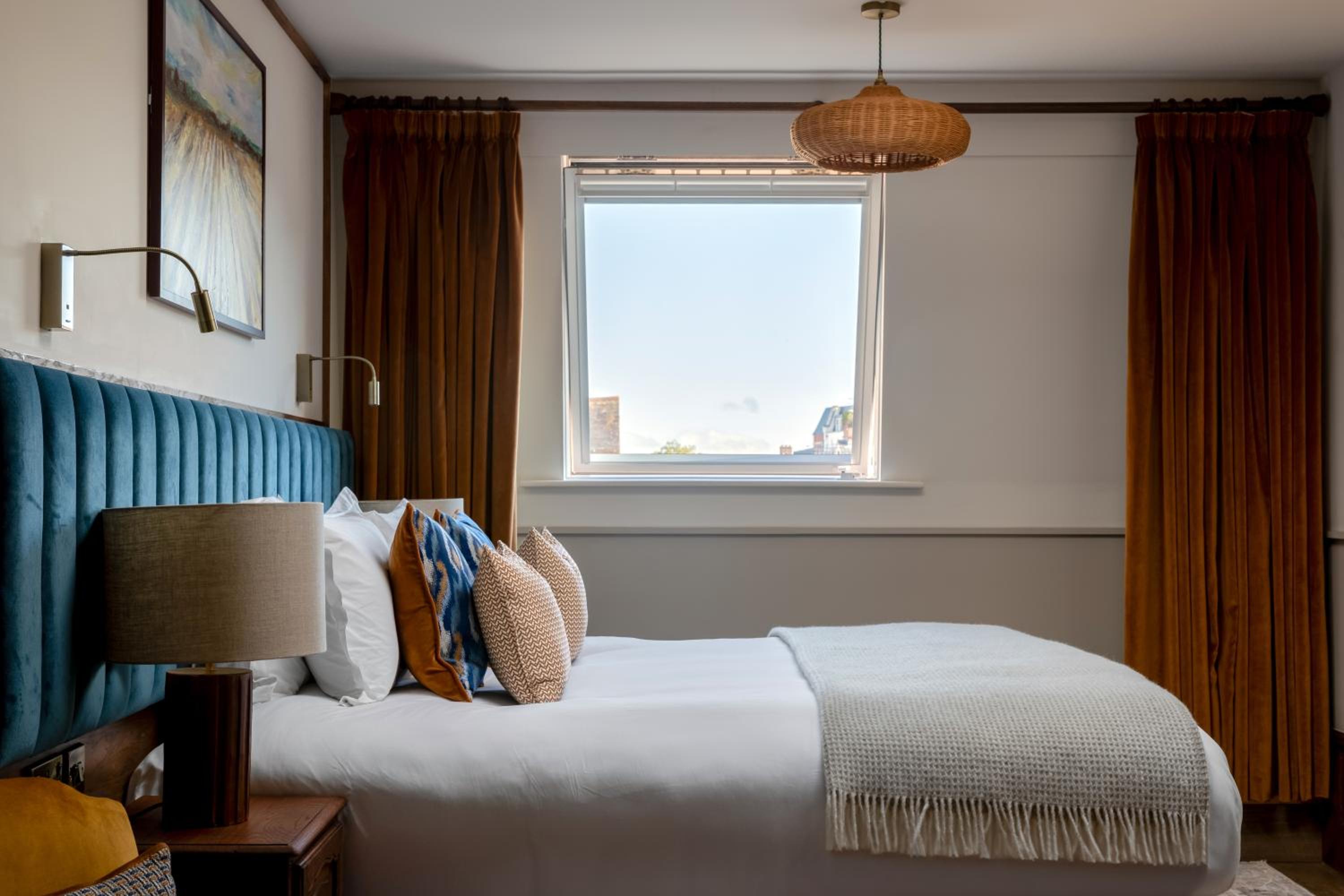 Farnham Vacations - Teller's Arms - Property Image 3