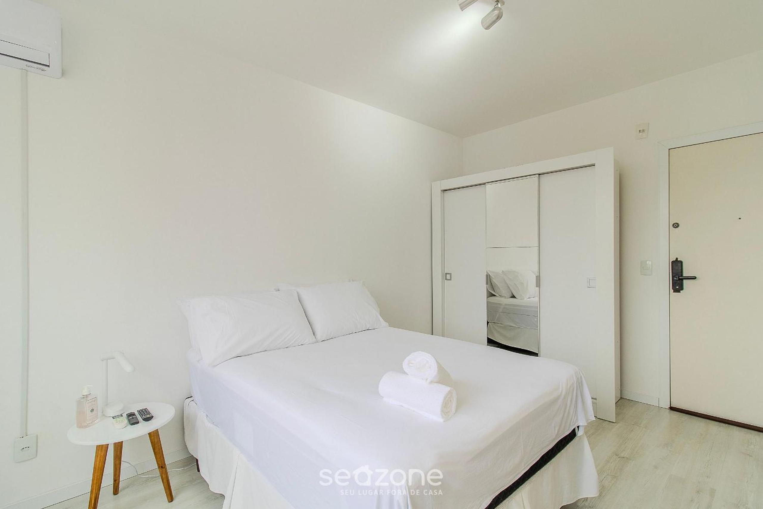 EVAs - Charming Apartments with Sea View in Floripa