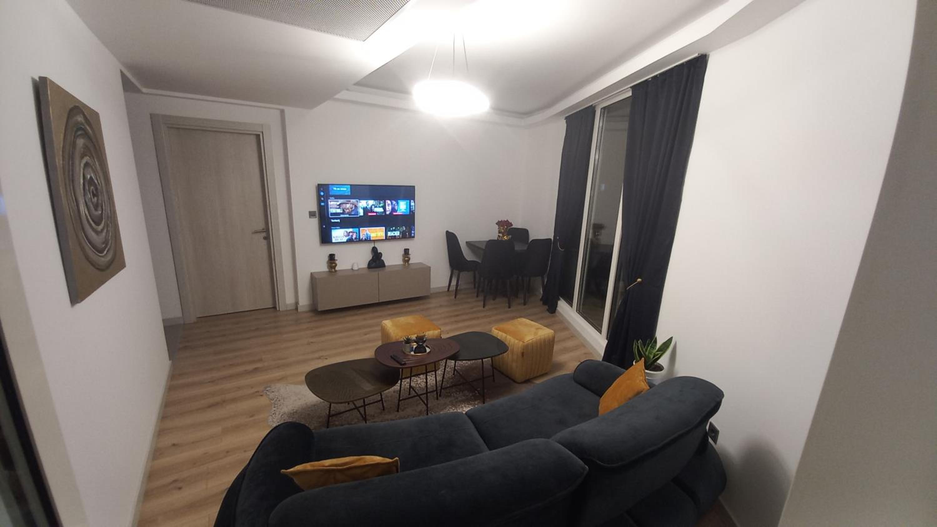 Luxesky Apartmen