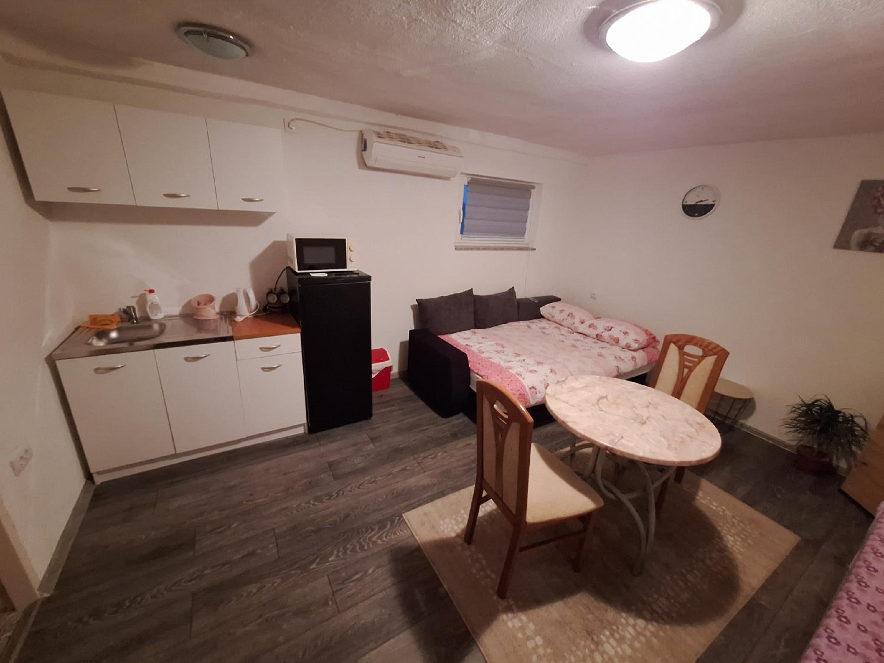 Fly & Stay Apartments