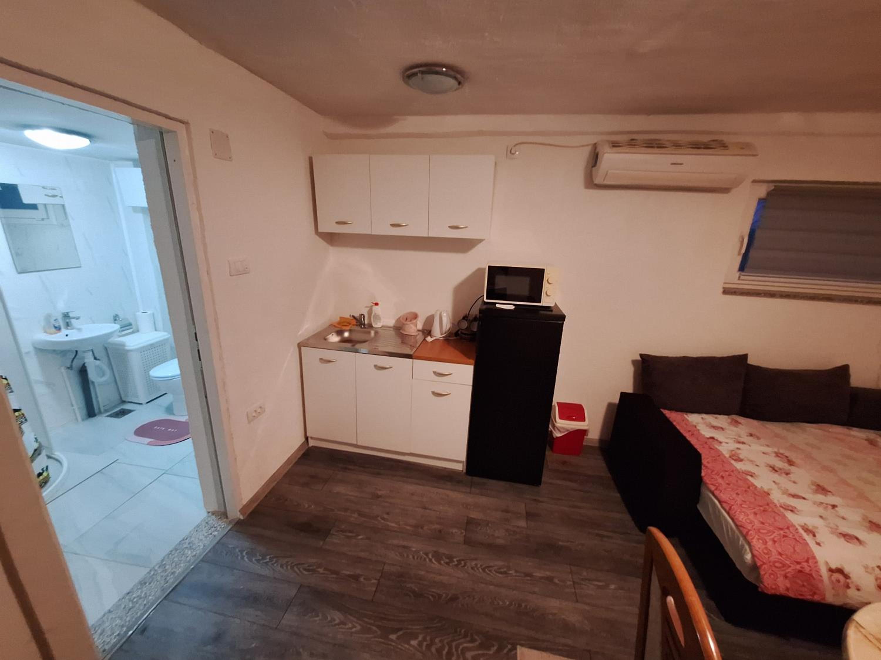 Fly & Stay Apartments