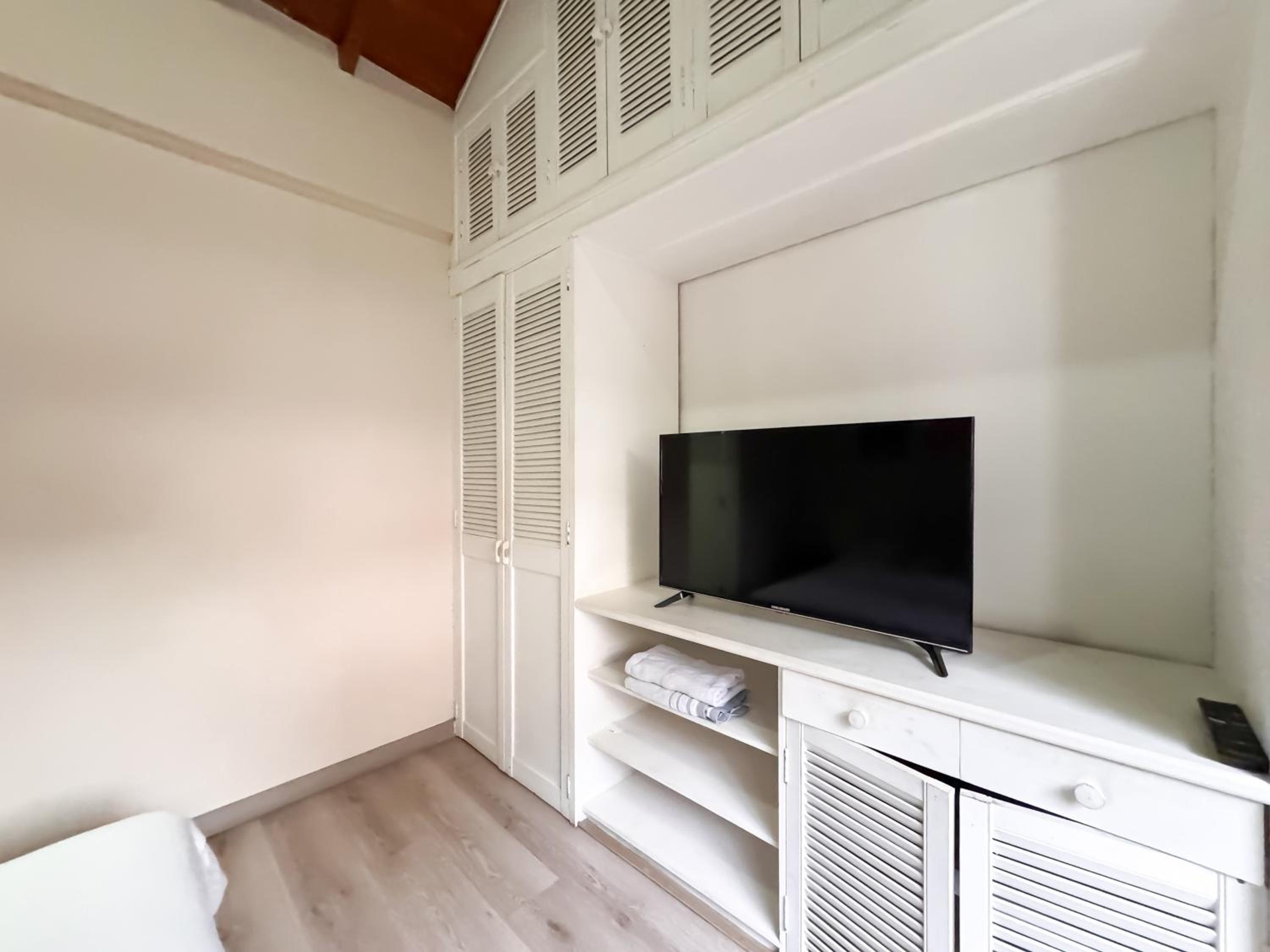 Alojamiento en apartamento cerca a Provenza - M203 By Roots Rentals