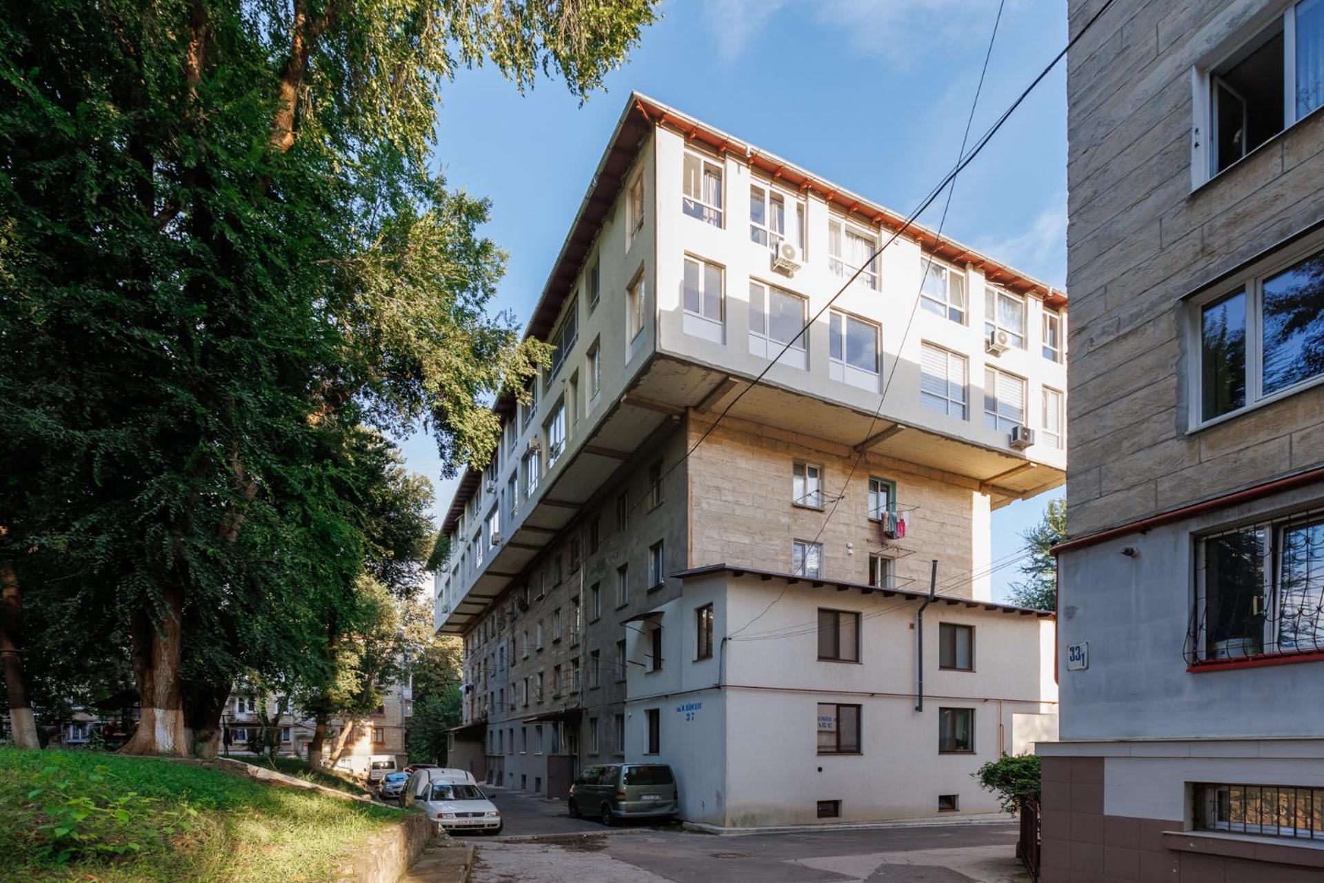 1BR Apartment - Garden View - Free Parking view 4