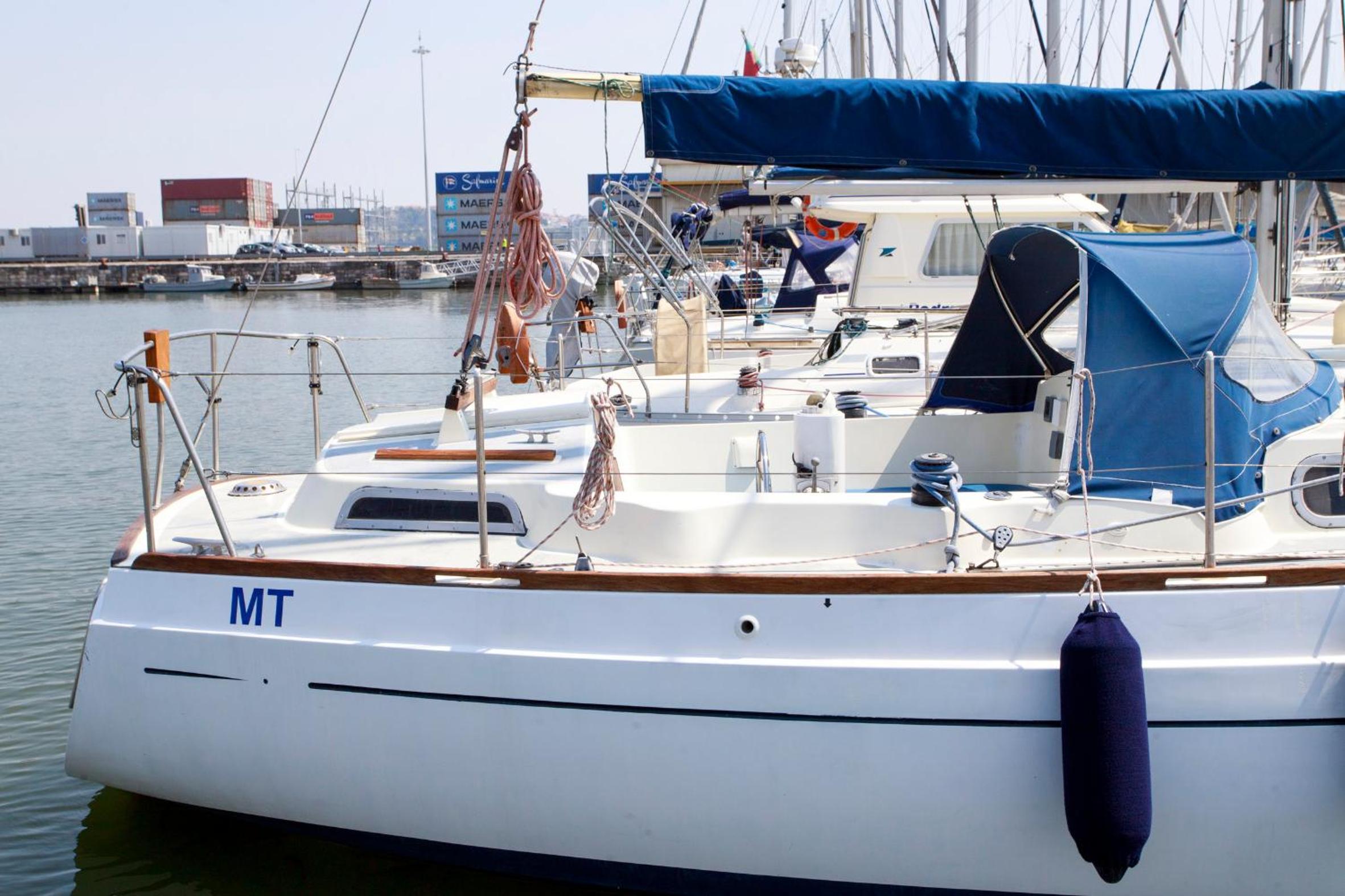 Novo Evamia Boat view 4