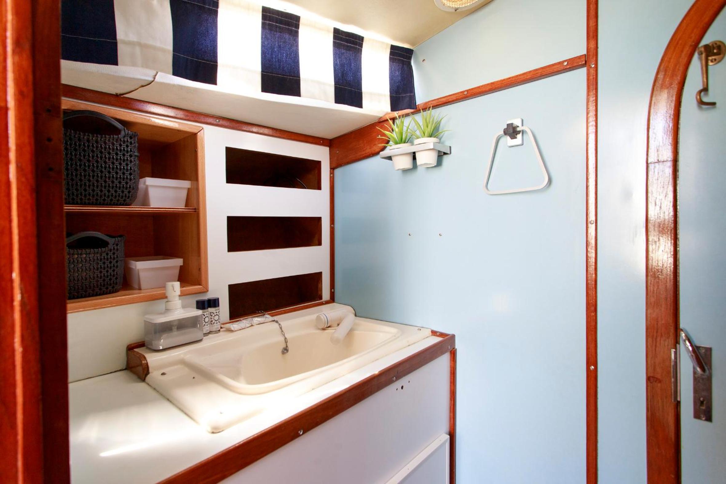 Novo Evamia Boat view 5
