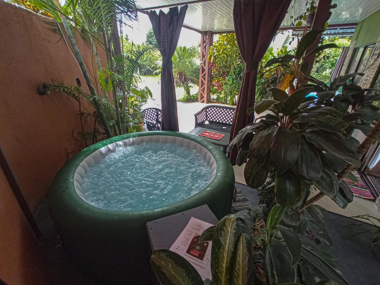 SWEET HOME PRIVATE JACUZZI AND POOL ac