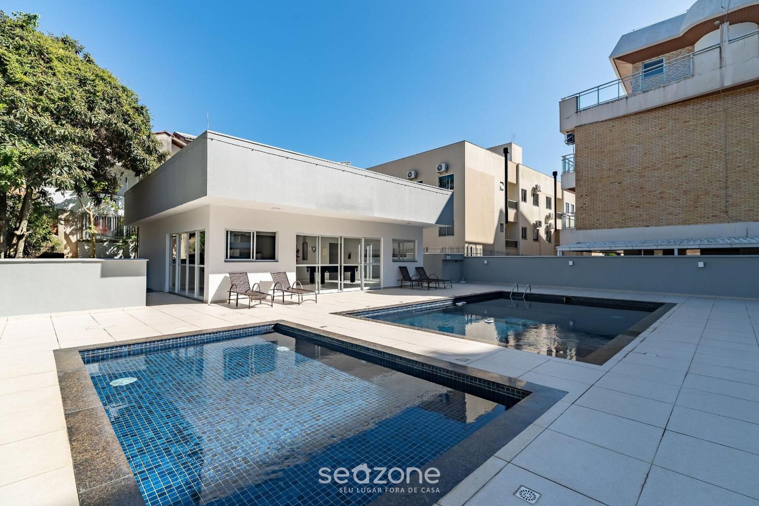 Apartamentos a 140m da praia Floripa-SC IAPs
