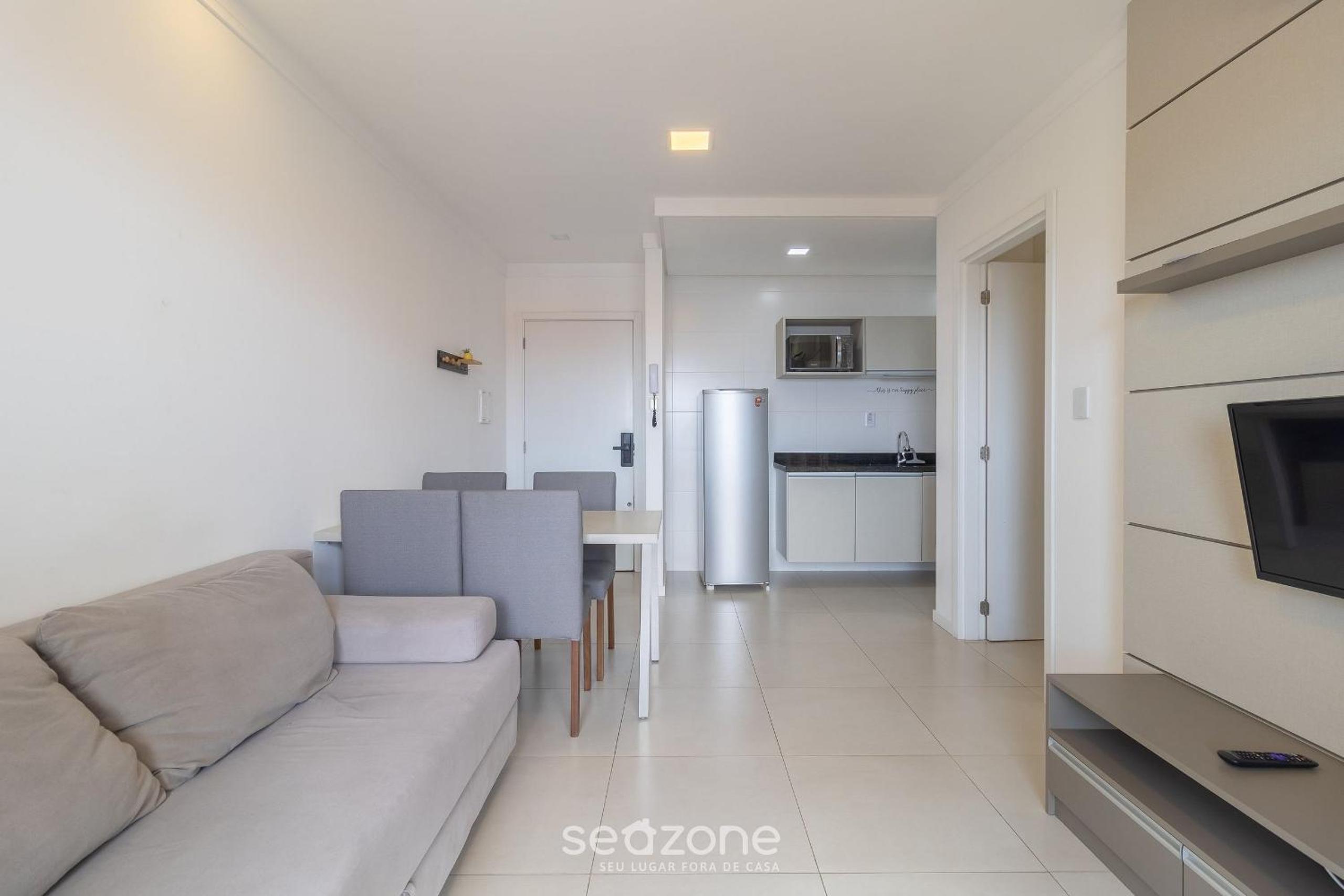 Apartamentos a 140m da praia Floripa-SC IAPs