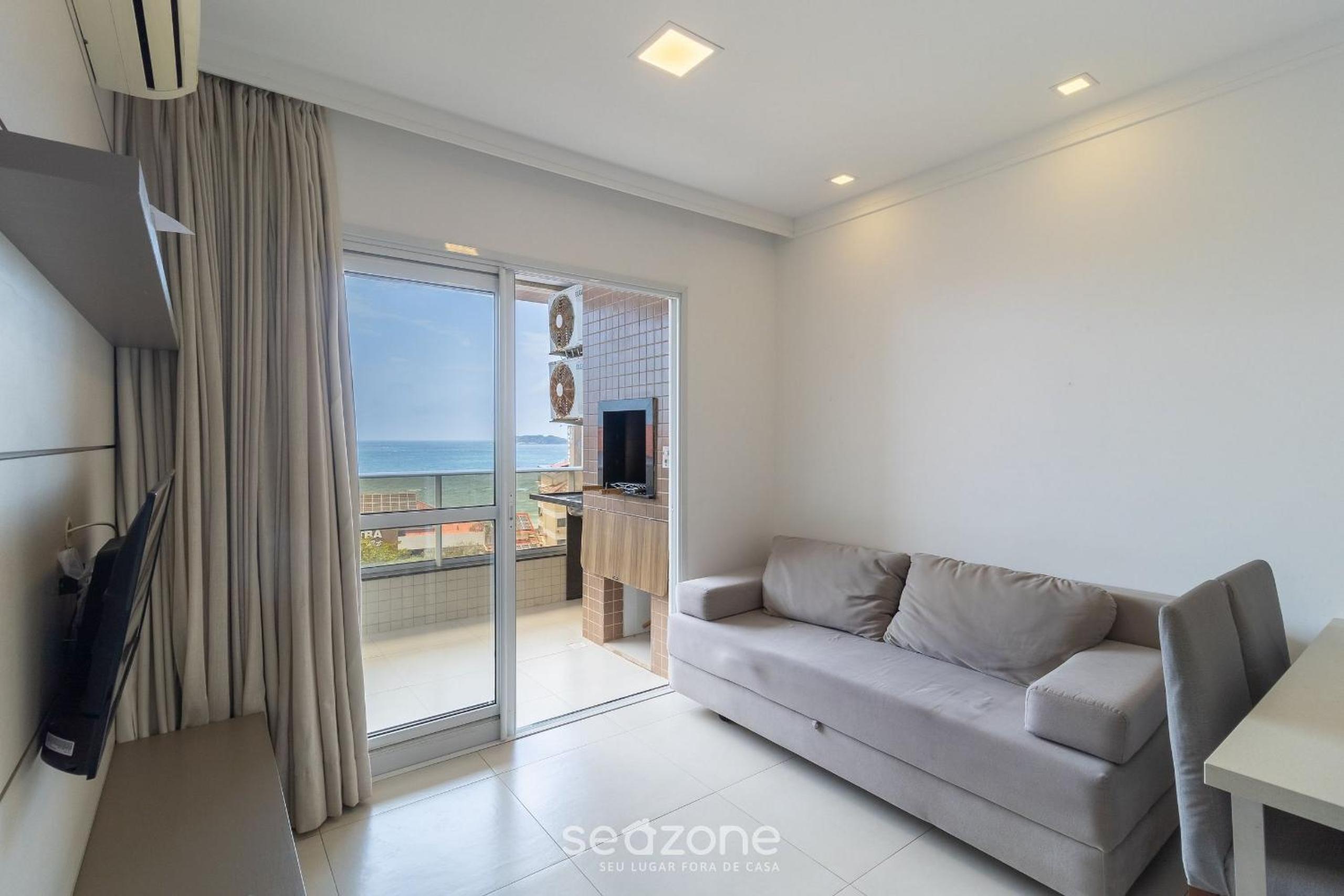 Apartamentos a 140m da praia Floripa-SC IAPs