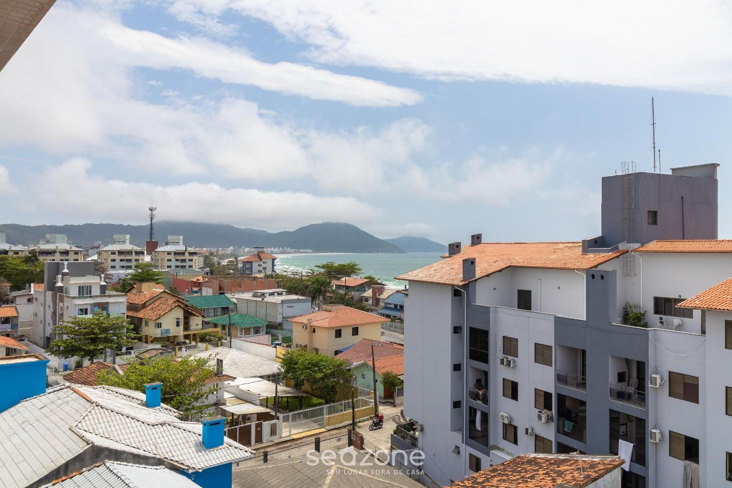 Apartamentos a 140m da praia Floripa-SC IAPs