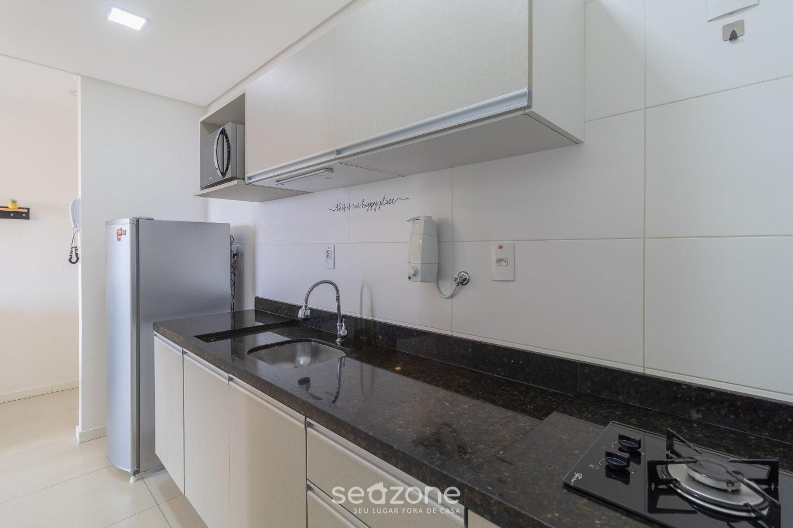 Apartamentos a 140m da praia Floripa-SC IAPs