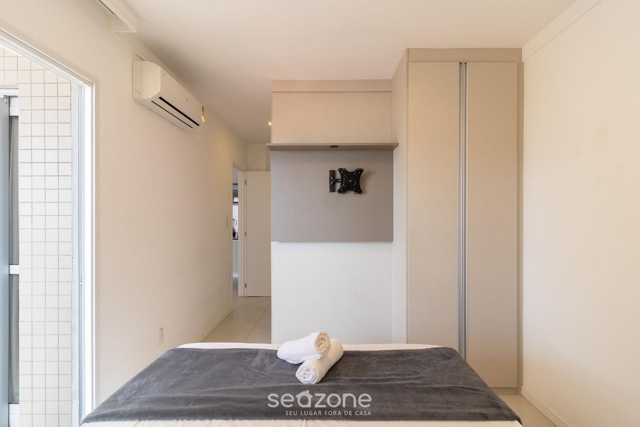 Apartamentos a 140m da praia Floripa-SC IAPs