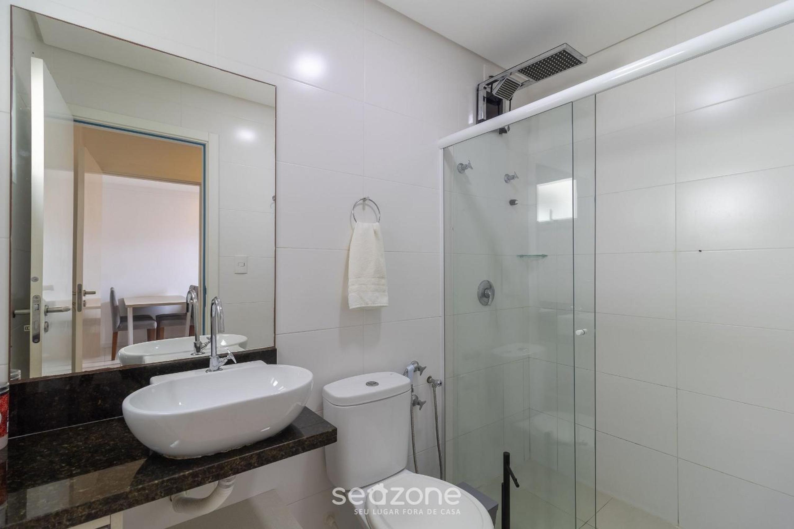 Apartamentos a 140m da praia Floripa-SC IAPs