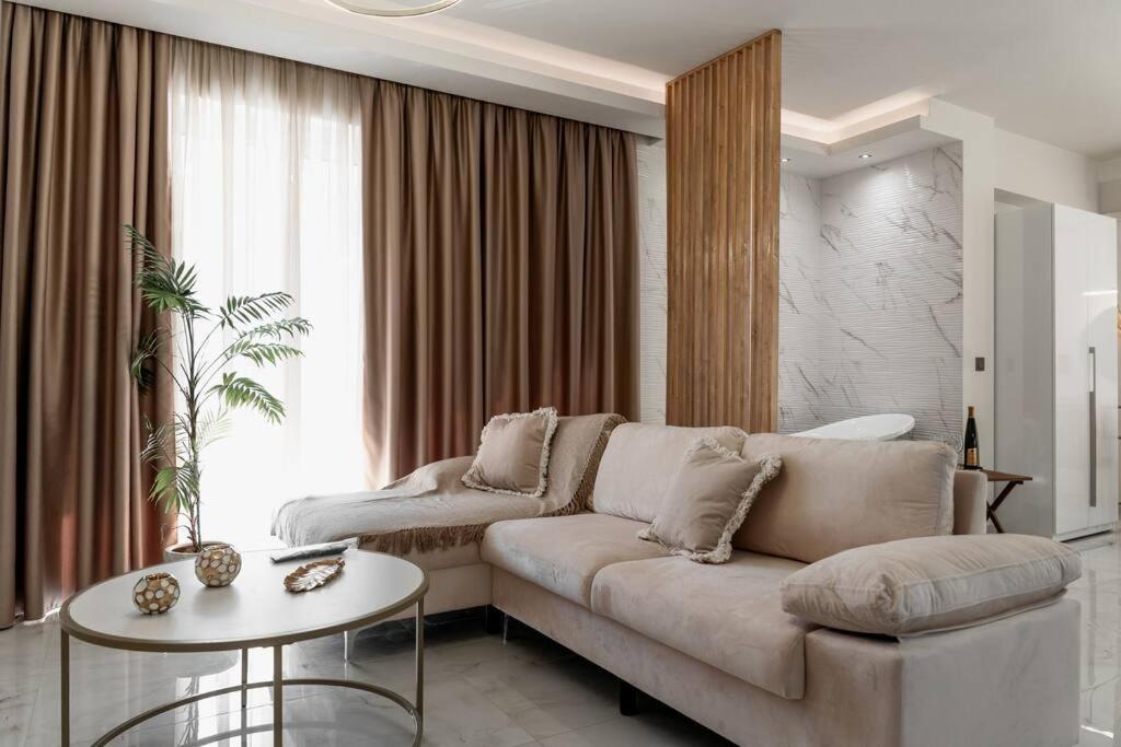 Elite Suite 1 view 4