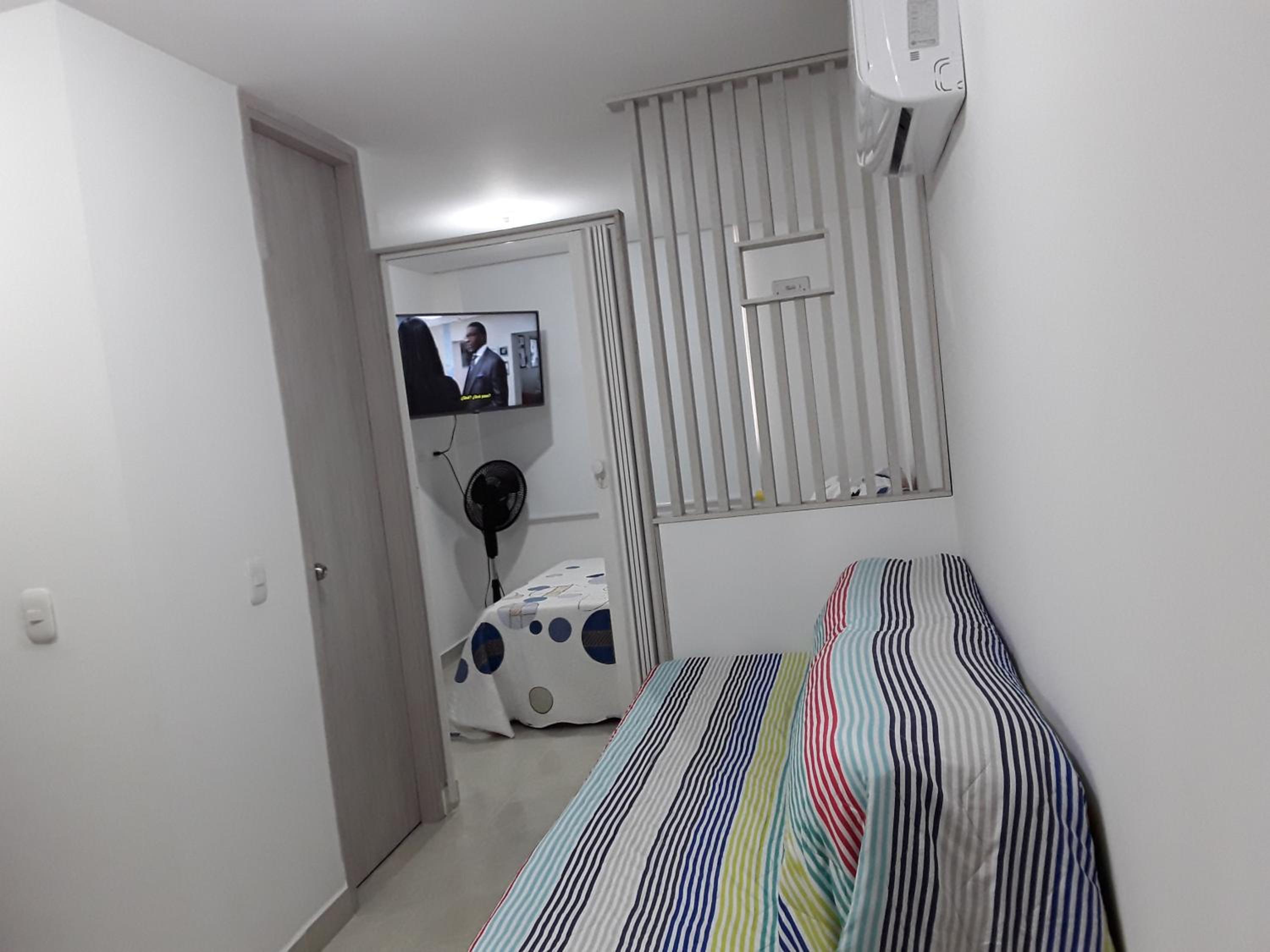 estudio con Piscina en Res de lujo a 10 min ctro y playas