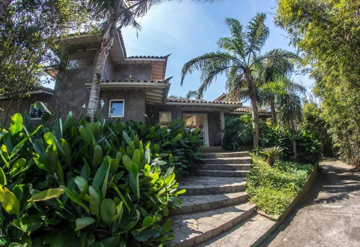 Beautiful Hilltop House Tartaruga Beach - BUZ007