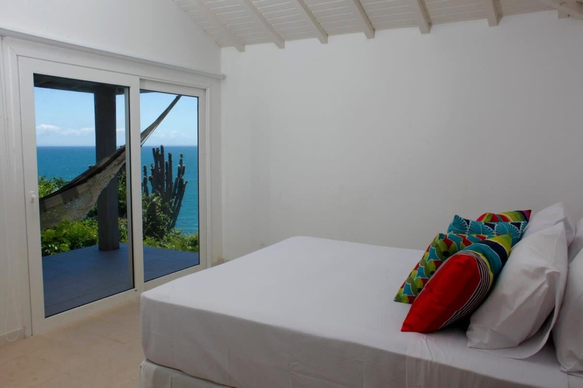 Beautiful Hilltop House Tartaruga Beach - BUZ007