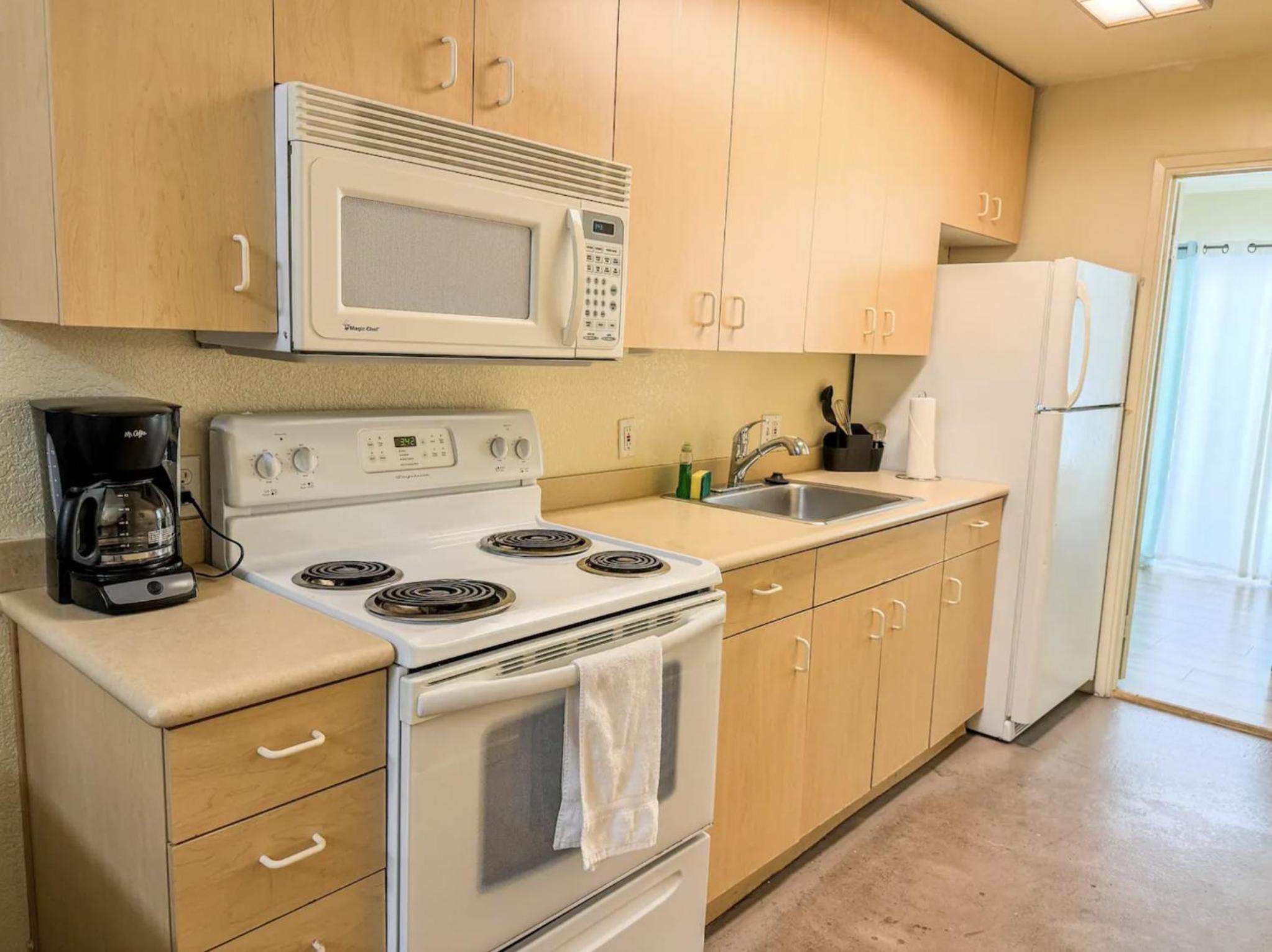 Stylish Loft Apartments Near Downtown with Free Parking view 5