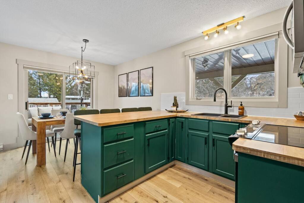 Emerald Escape Mountain Retreat