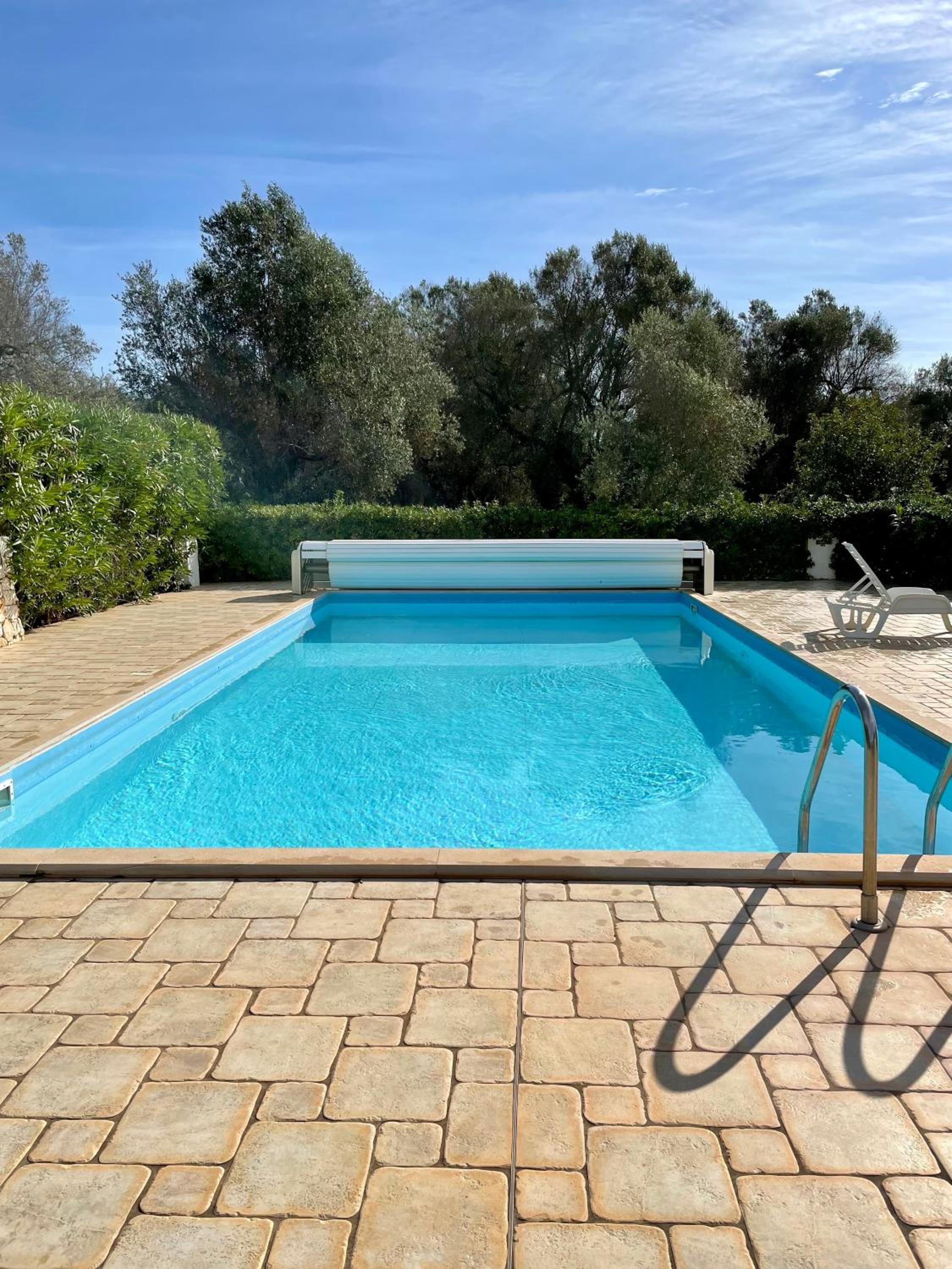 'Trullo della Luna' tipico casale in un uliveto, piscina esclusiva view 5