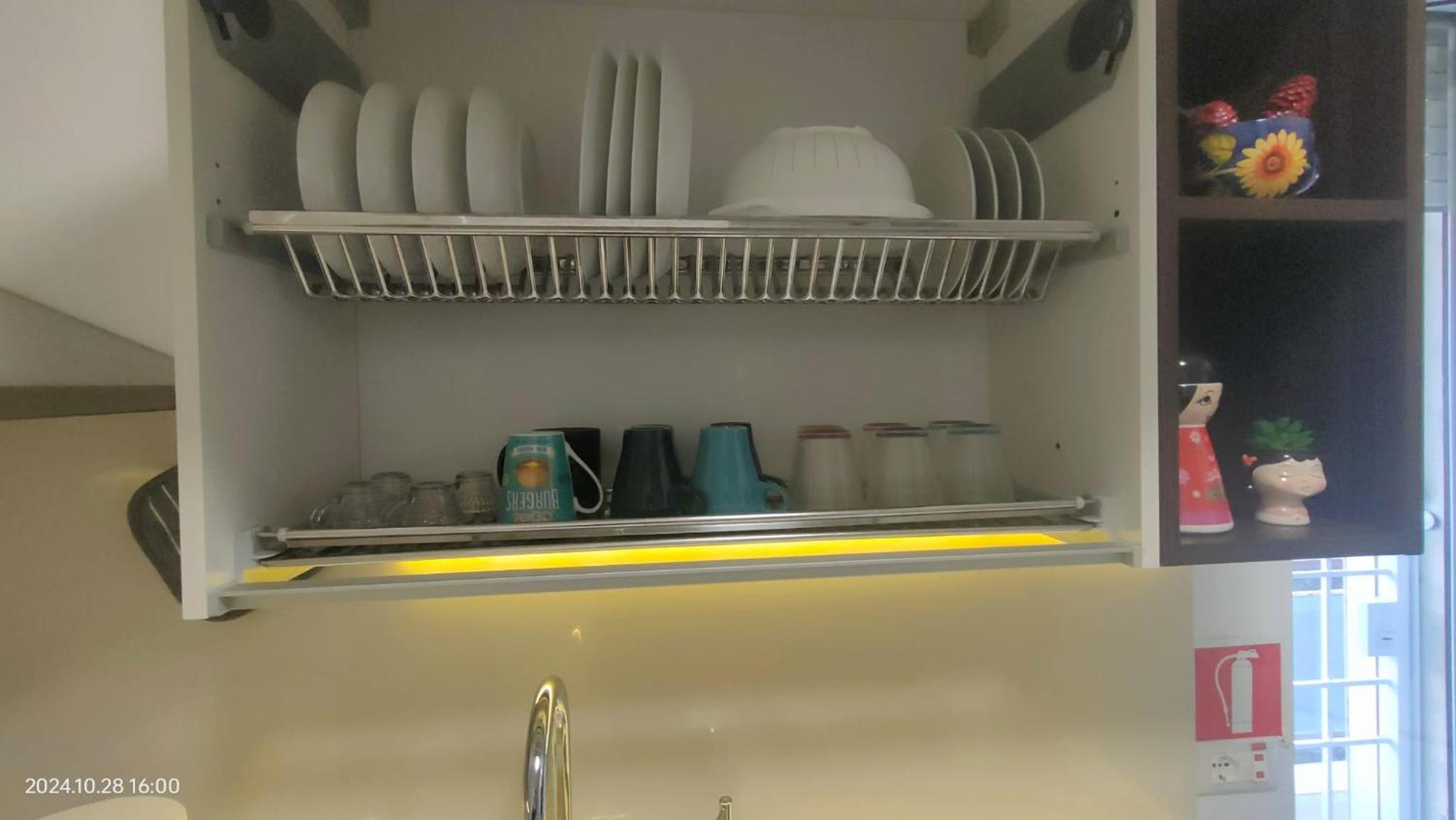 White Living R-home