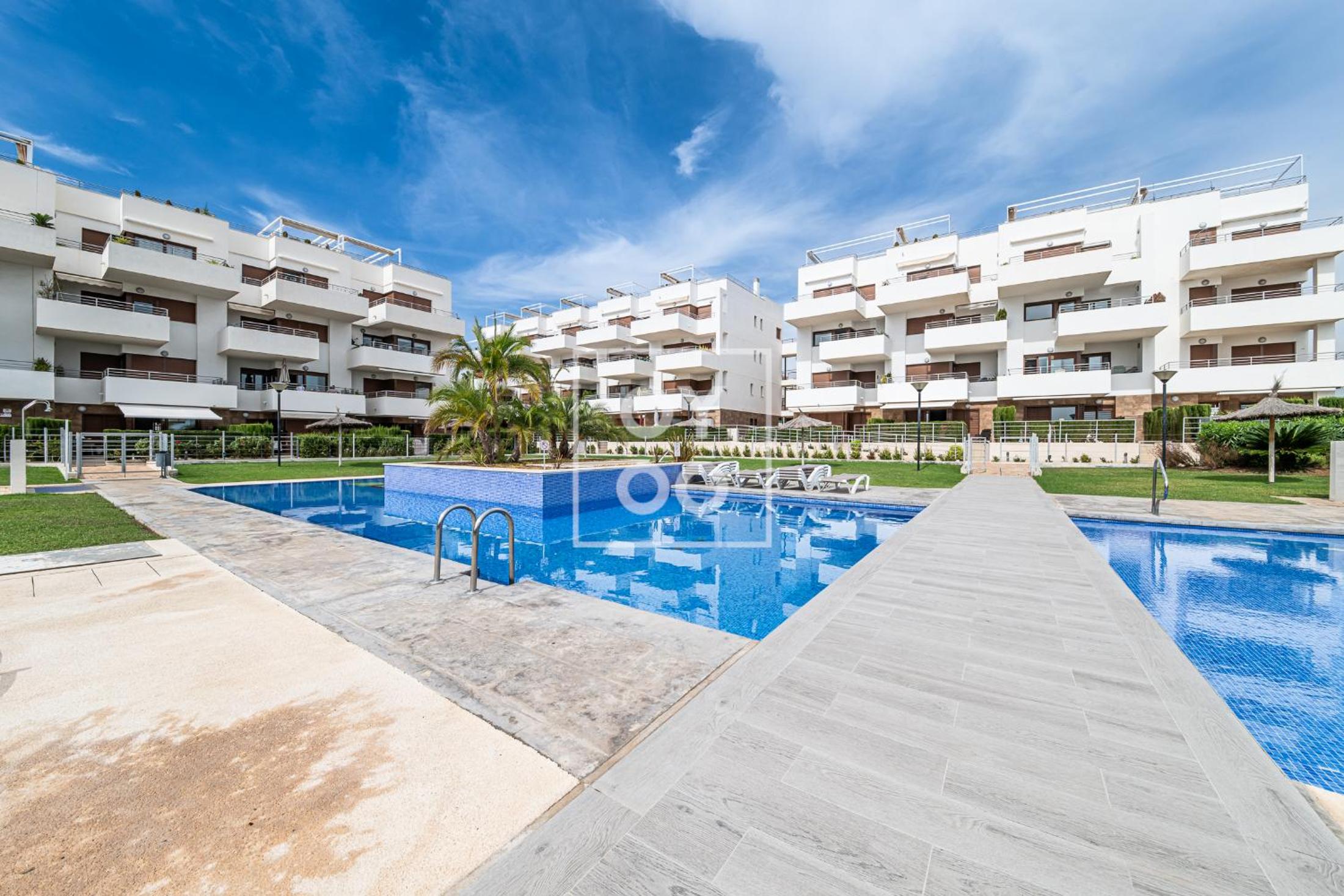 La Brisa Boutique Apartment with swimming pools, jacuzzi, outdoor fitness