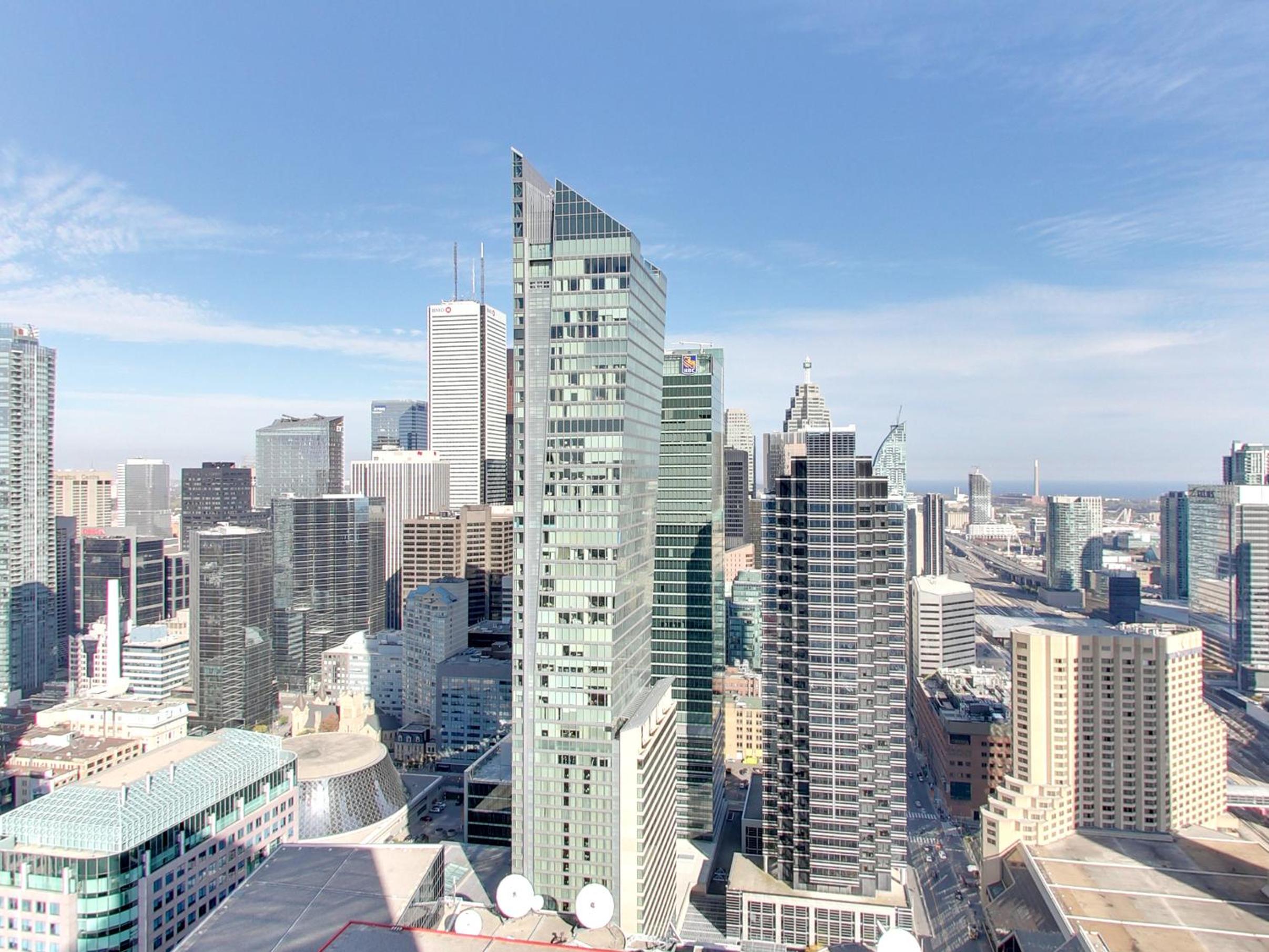 View CN Tower and Lake from the Sky!