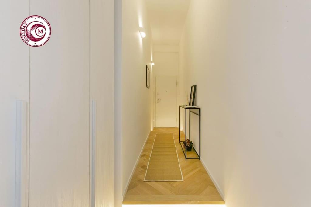 C M Civitas Leonina Luxury