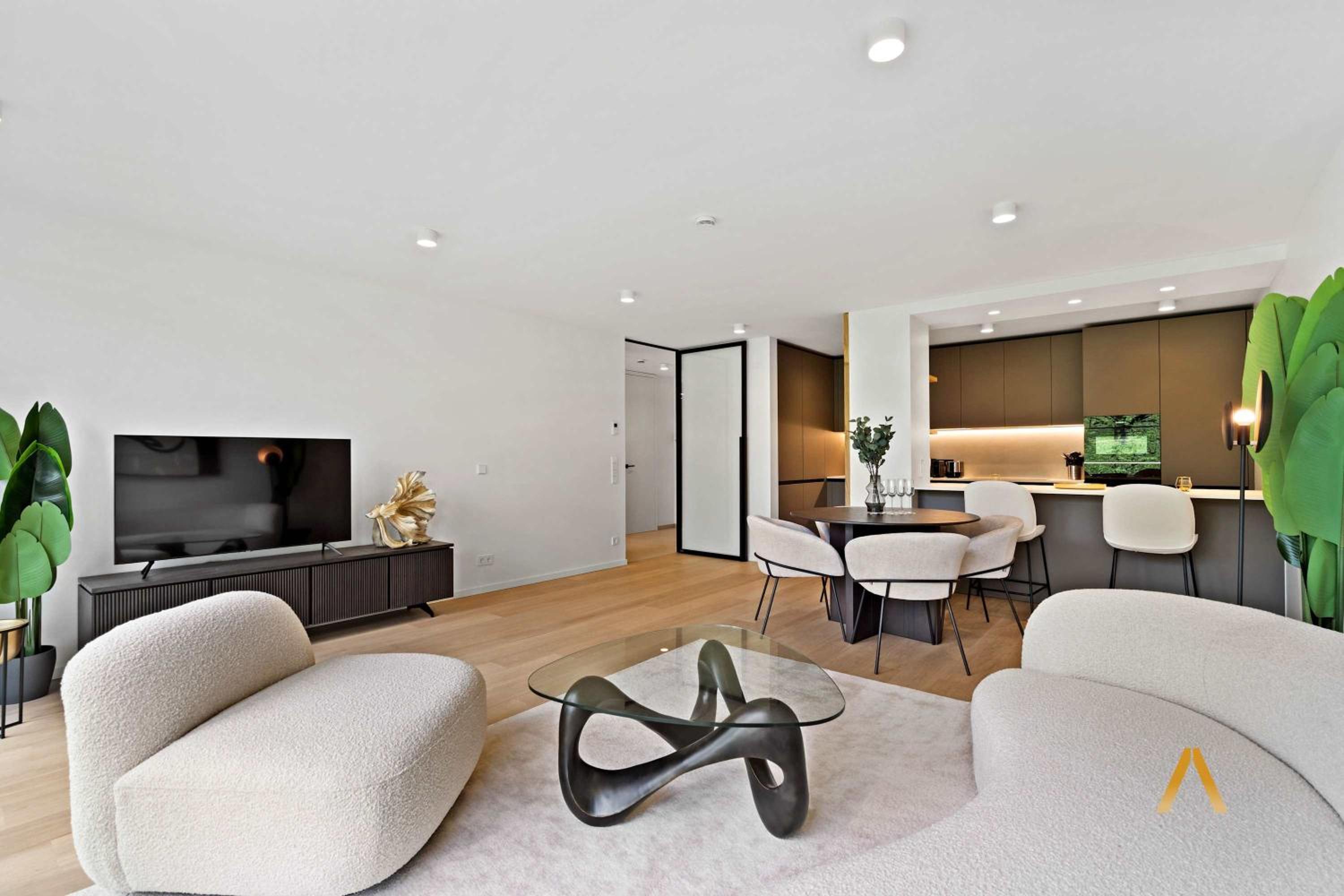 Chic 1BR in Ville-Haute Near Attractions & Wi-Fi view 4