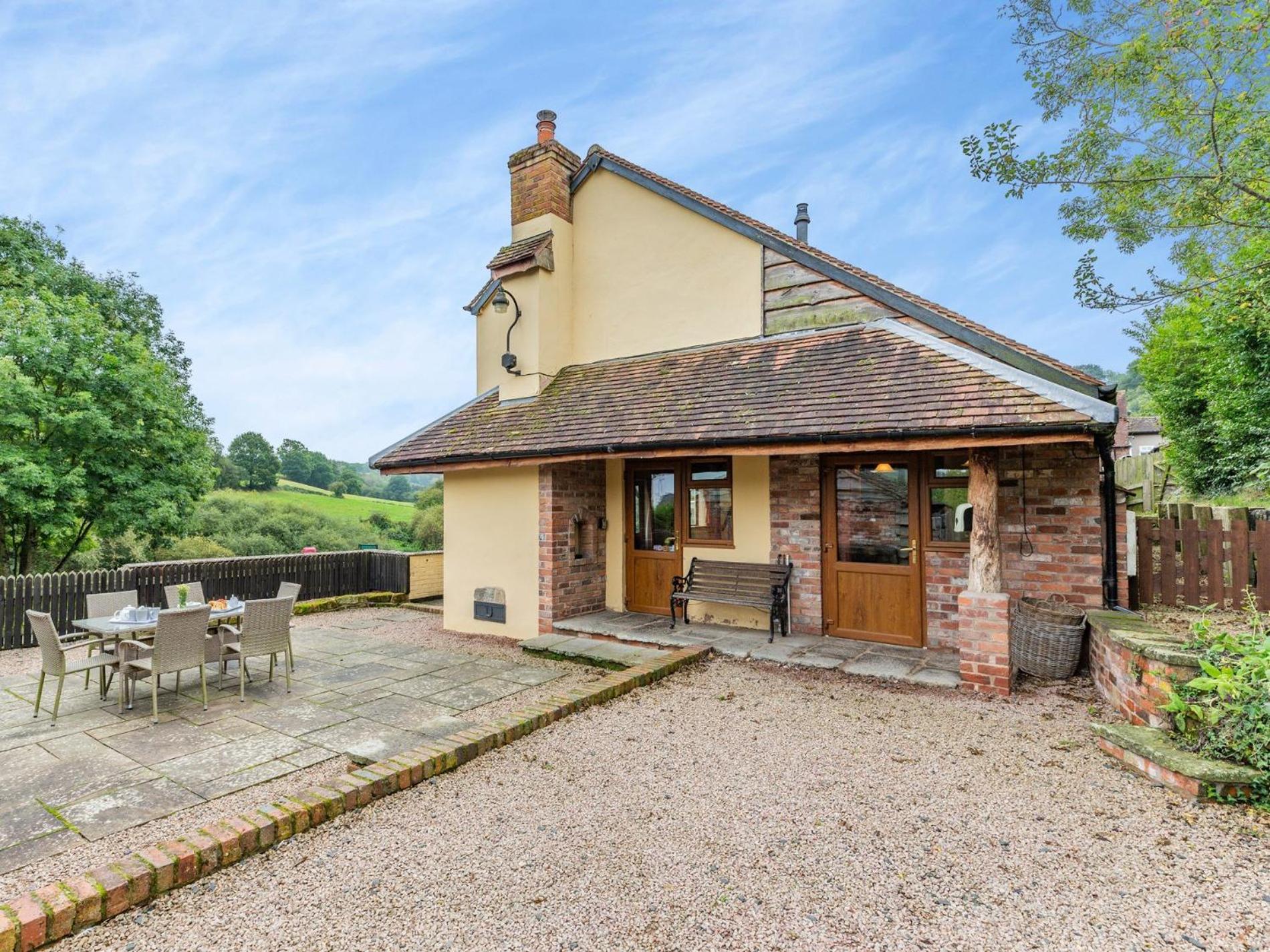3 Bed in Bridgnorth oc-thfis view 2