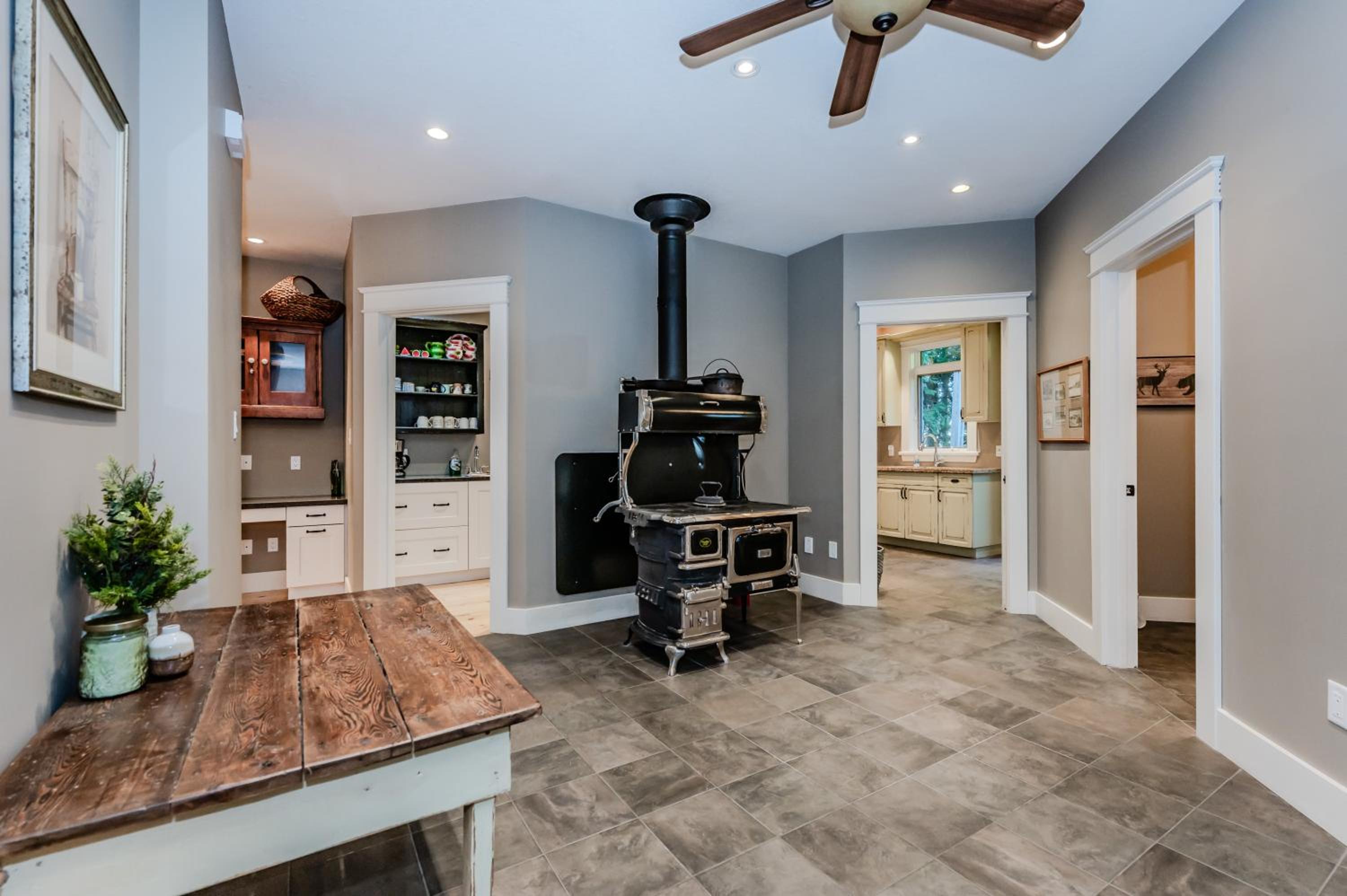 Michael's Luxury Cottage on Bruce Trail Starlink