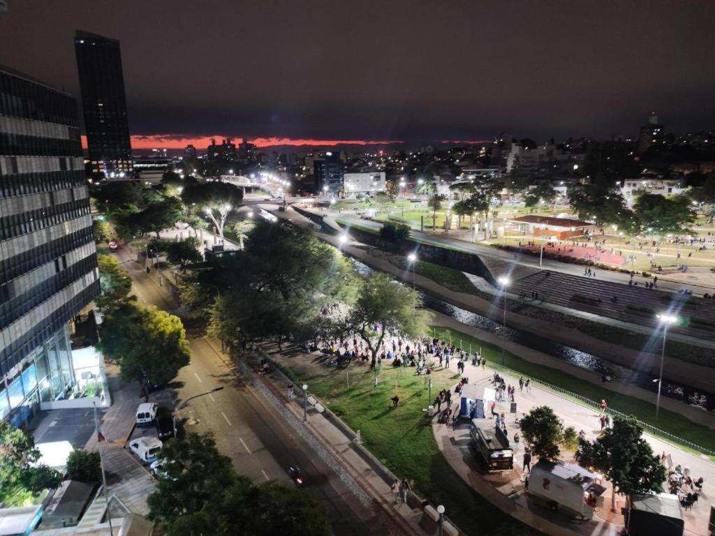 1DEPTO TUCUMAN CON PILETA EN EL CENTRO DE LA CIUDAD CON UNA VISTA ÚNICA A LA COSTANERA DE LA CiUDAD