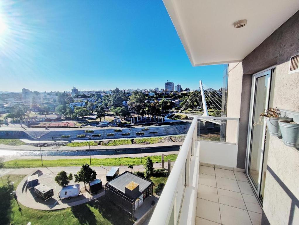 1DEPTO TUCUMAN CON PILETA EN EL CENTRO DE LA CIUDAD CON UNA VISTA ÚNICA A LA COSTANERA DE LA CiUDAD