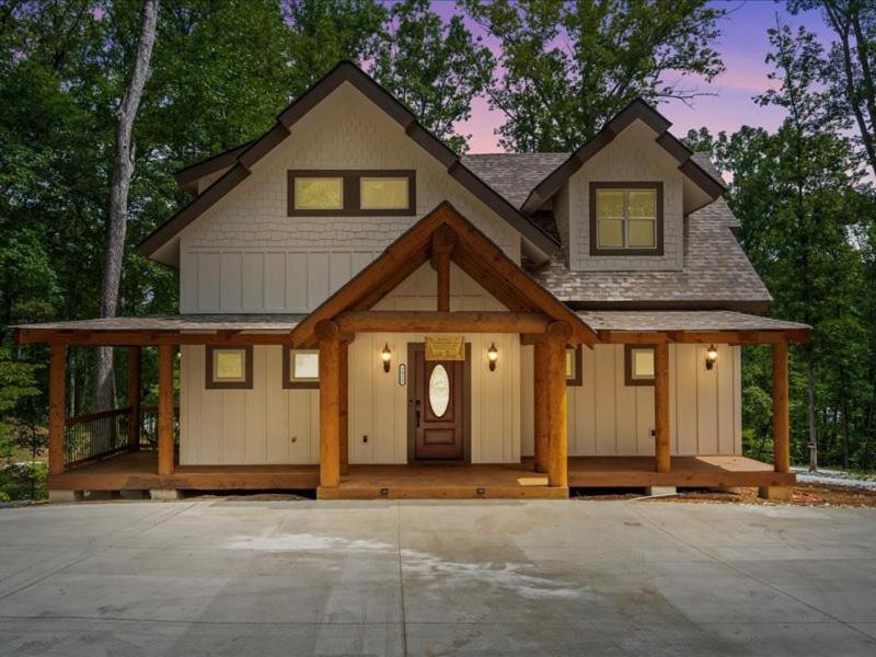 The Starling Bear Den on Lake Keowee view 3