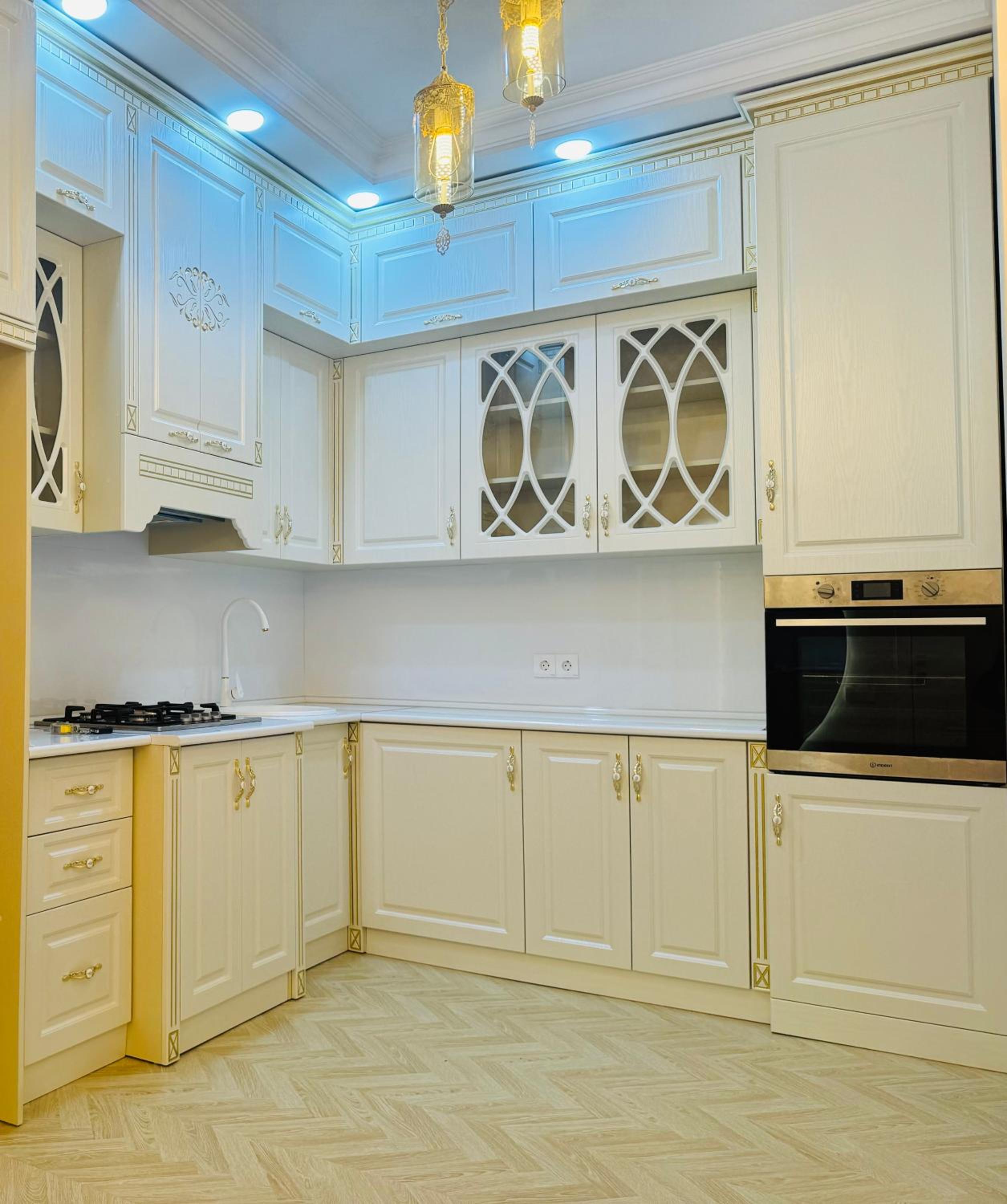 Elegant Apartment with Sea View in Downtown