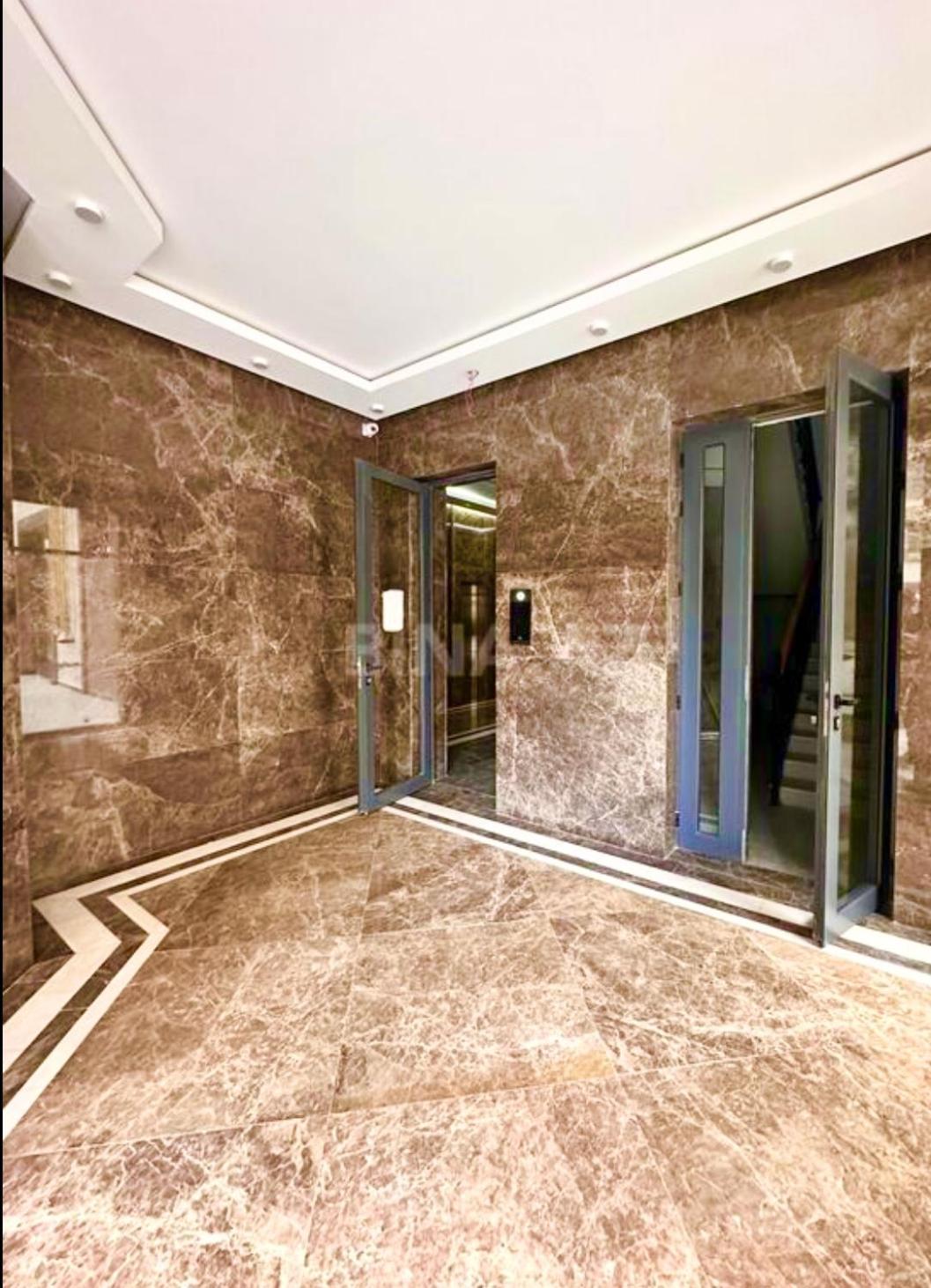 Elegant Apartment with Sea View in Downtown