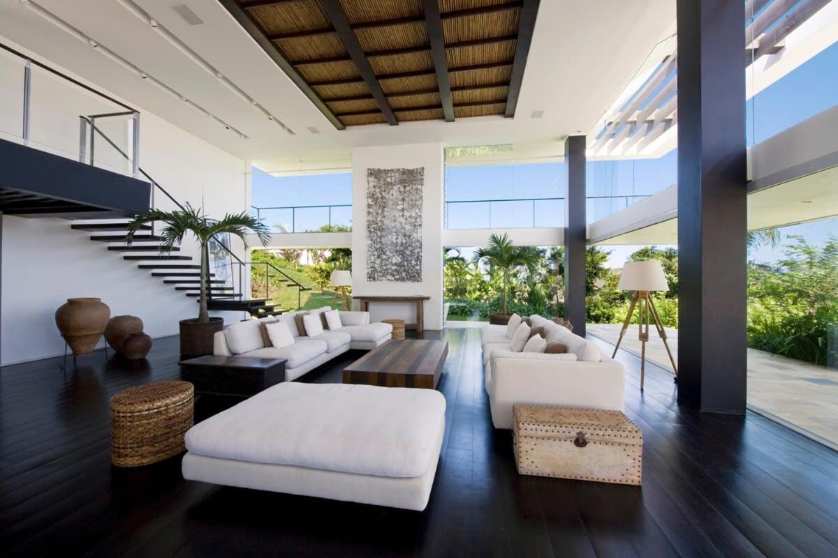 Elegant Villa in Ferradura Beach Buzios - BUZ003