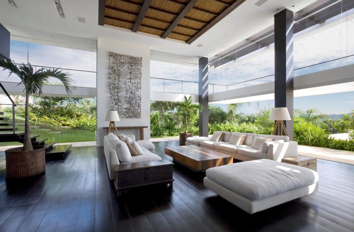 Elegant Villa in Ferradura Beach Buzios - BUZ003