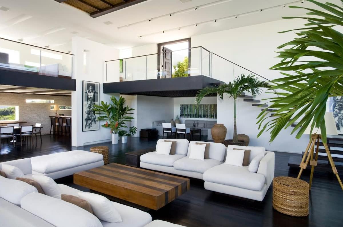Elegant Villa in Ferradura Beach Buzios - BUZ003