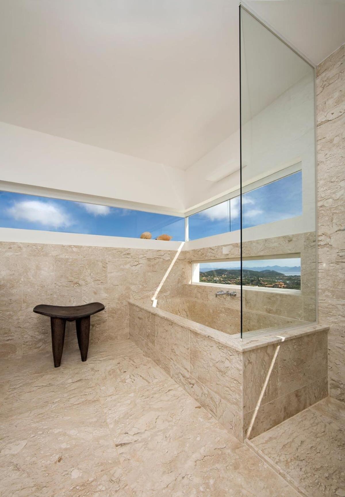 Elegant Villa in Ferradura Beach Buzios - BUZ003