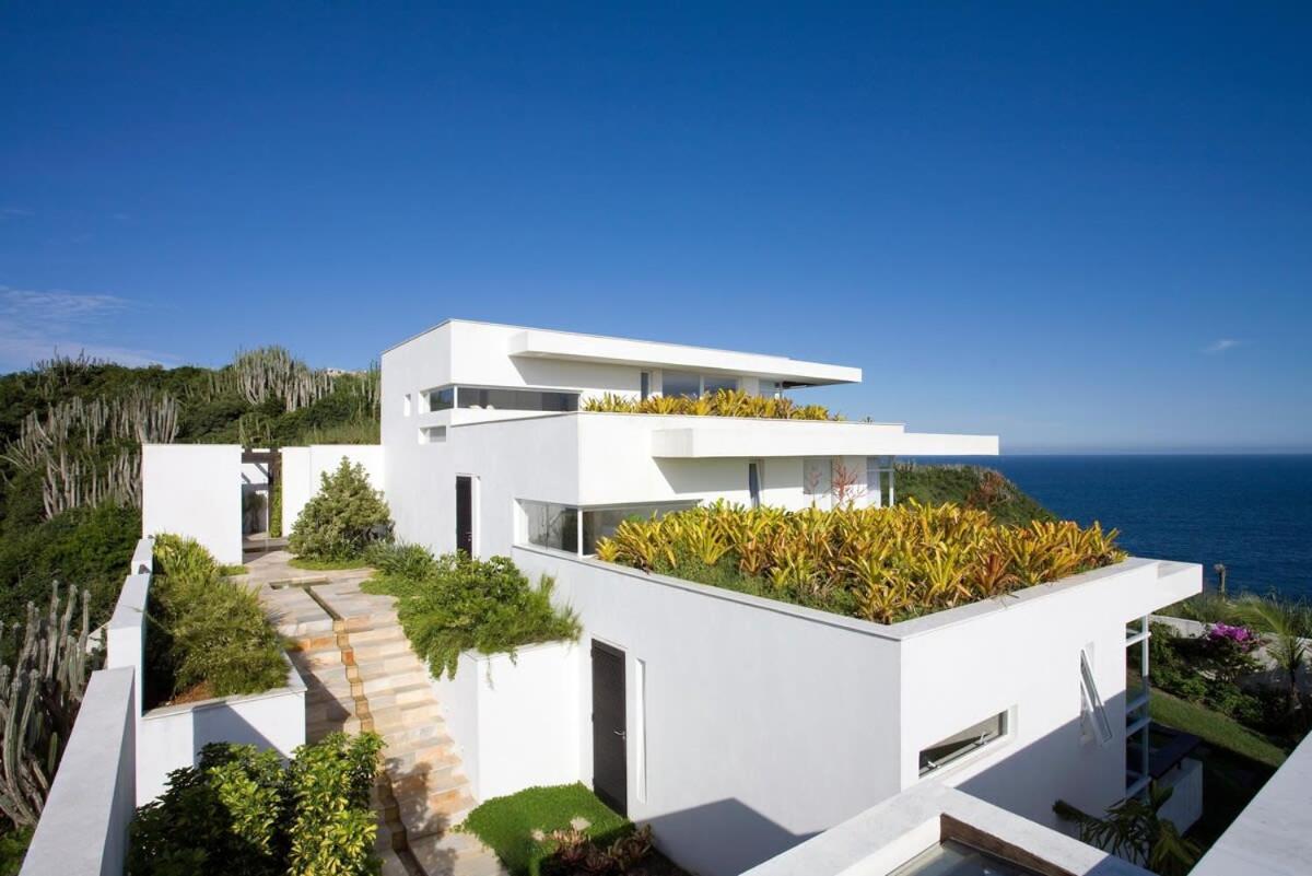 Elegant Villa in Ferradura Beach Buzios - BUZ003