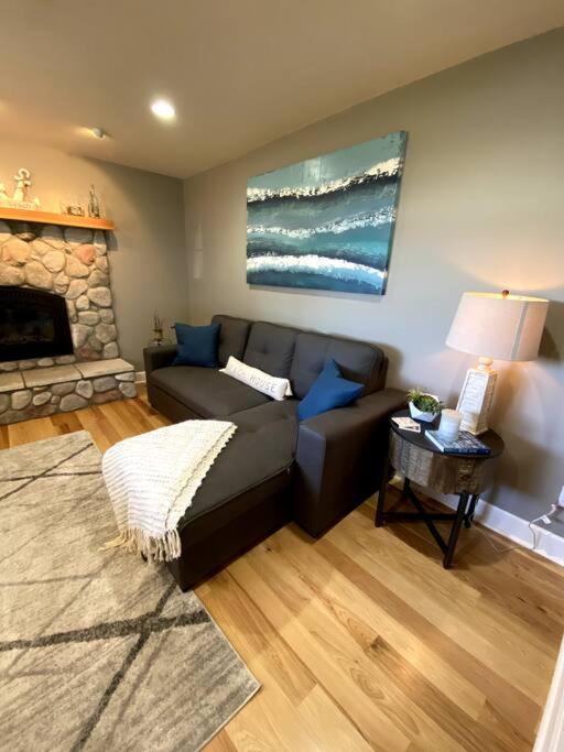 Luxury Oceanfront Retreat with Hot Tub & Sunset Views view 2