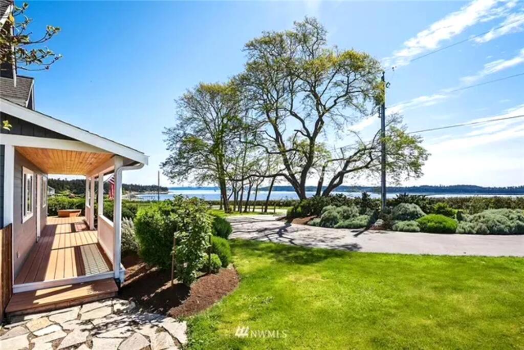 Luxury Oceanfront Retreat with Hot Tub & Sunset Views view 5