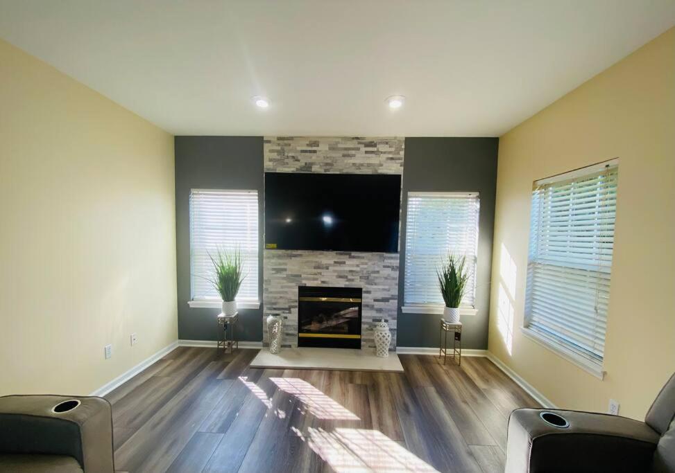 Wonderful 4BR Home view 2