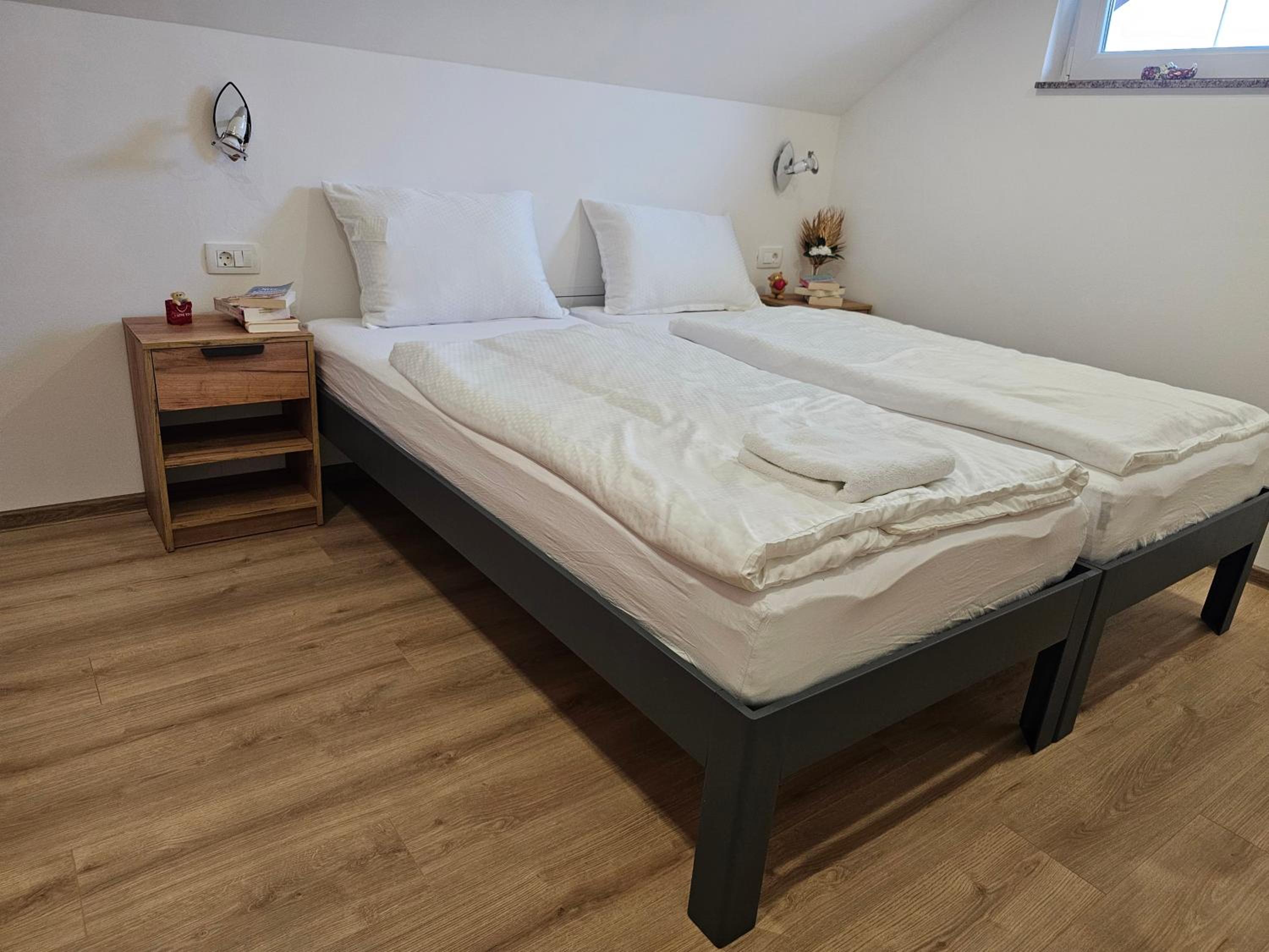 Apartmani-OPG Lukaček