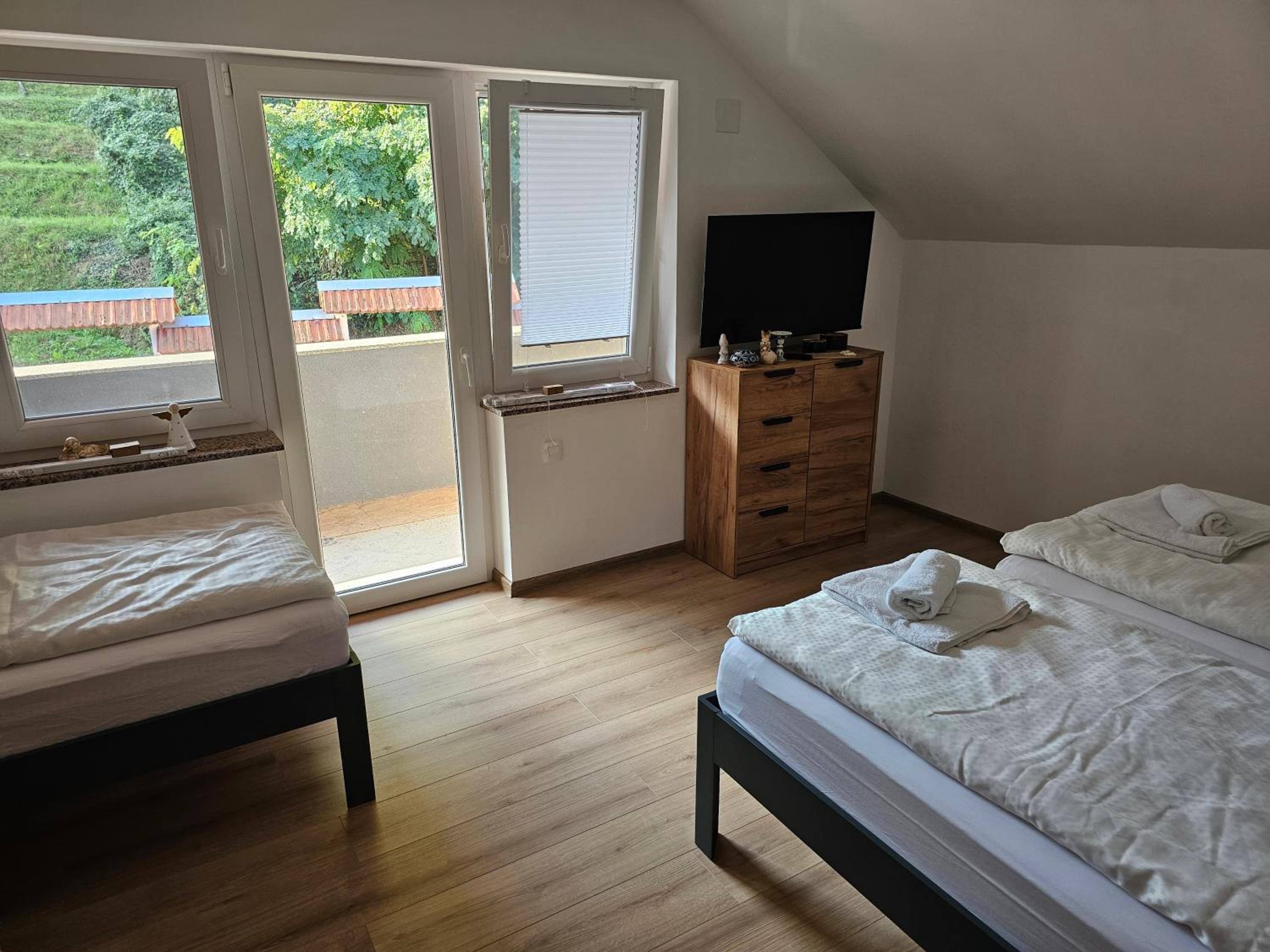 Apartmani-OPG Lukaček