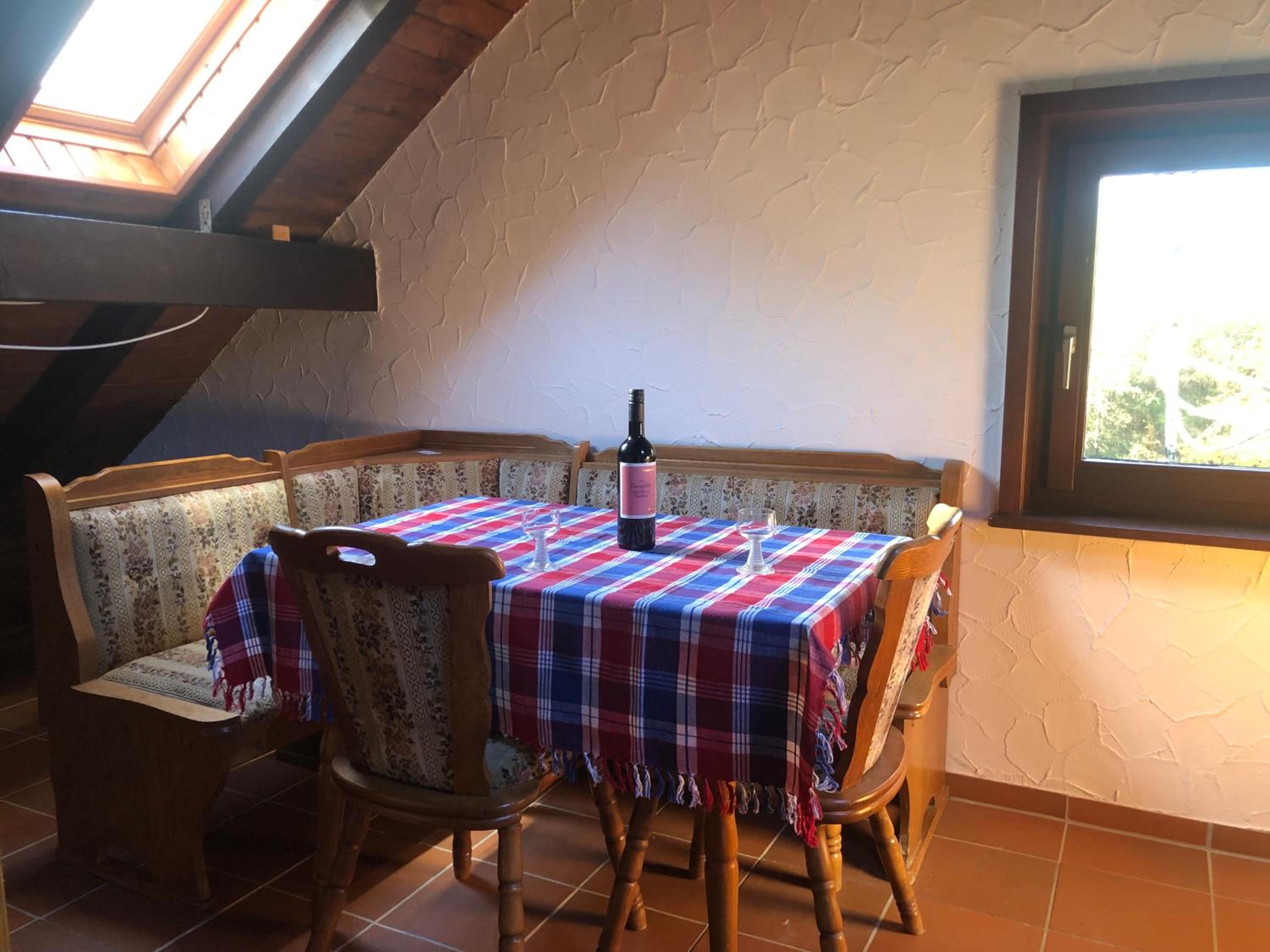 Rustikale Wanderhütte am Angelteich